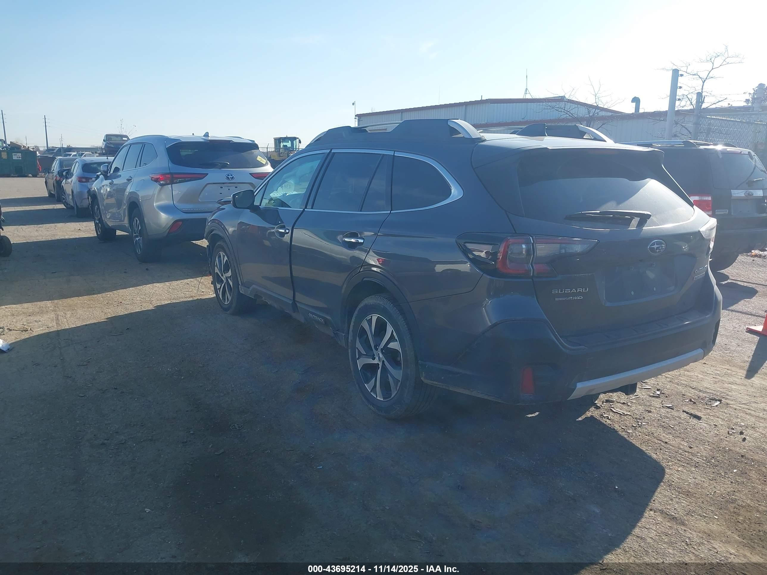 SUBARU OUTBACK image 3