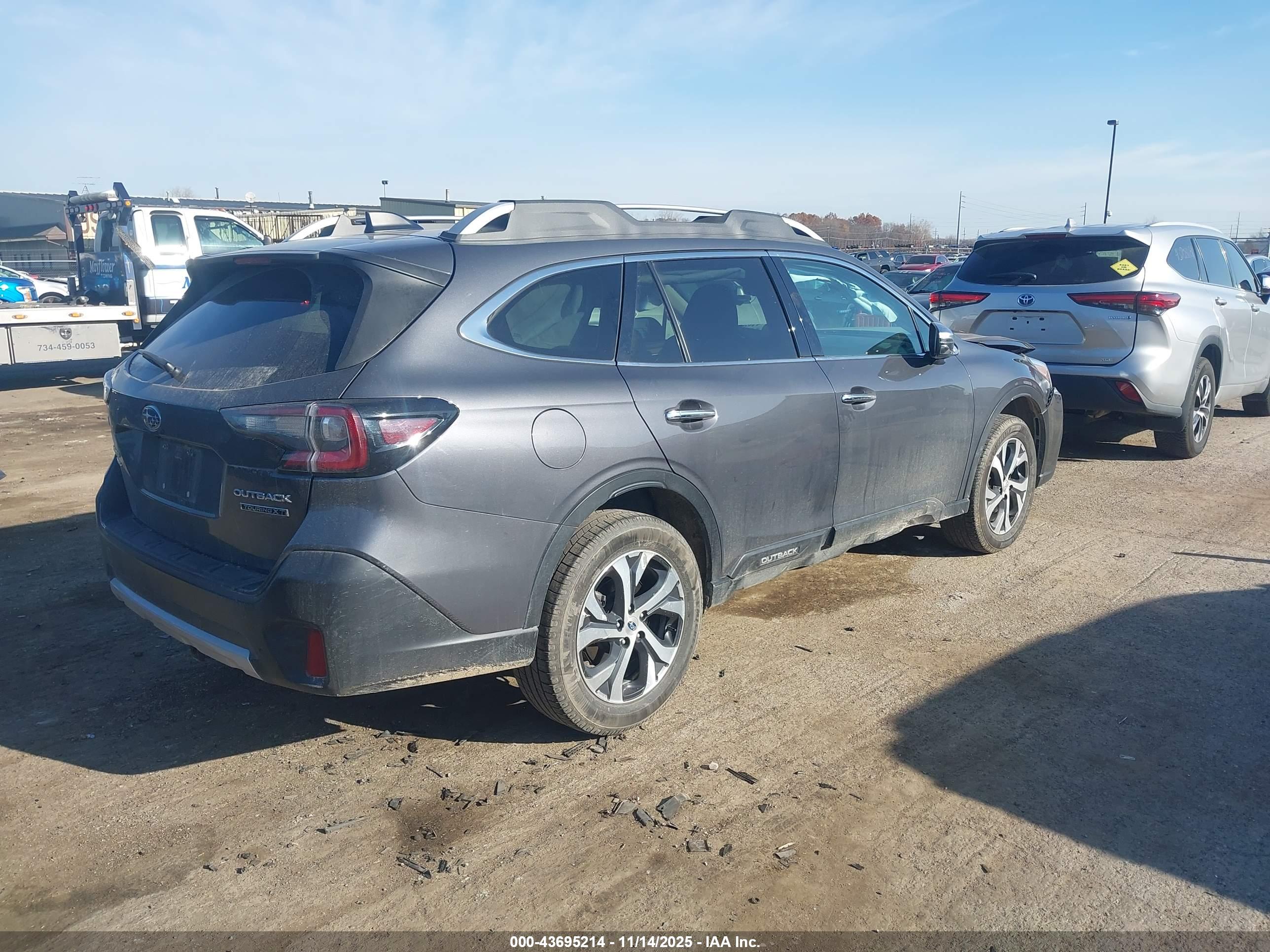 SUBARU OUTBACK image 4