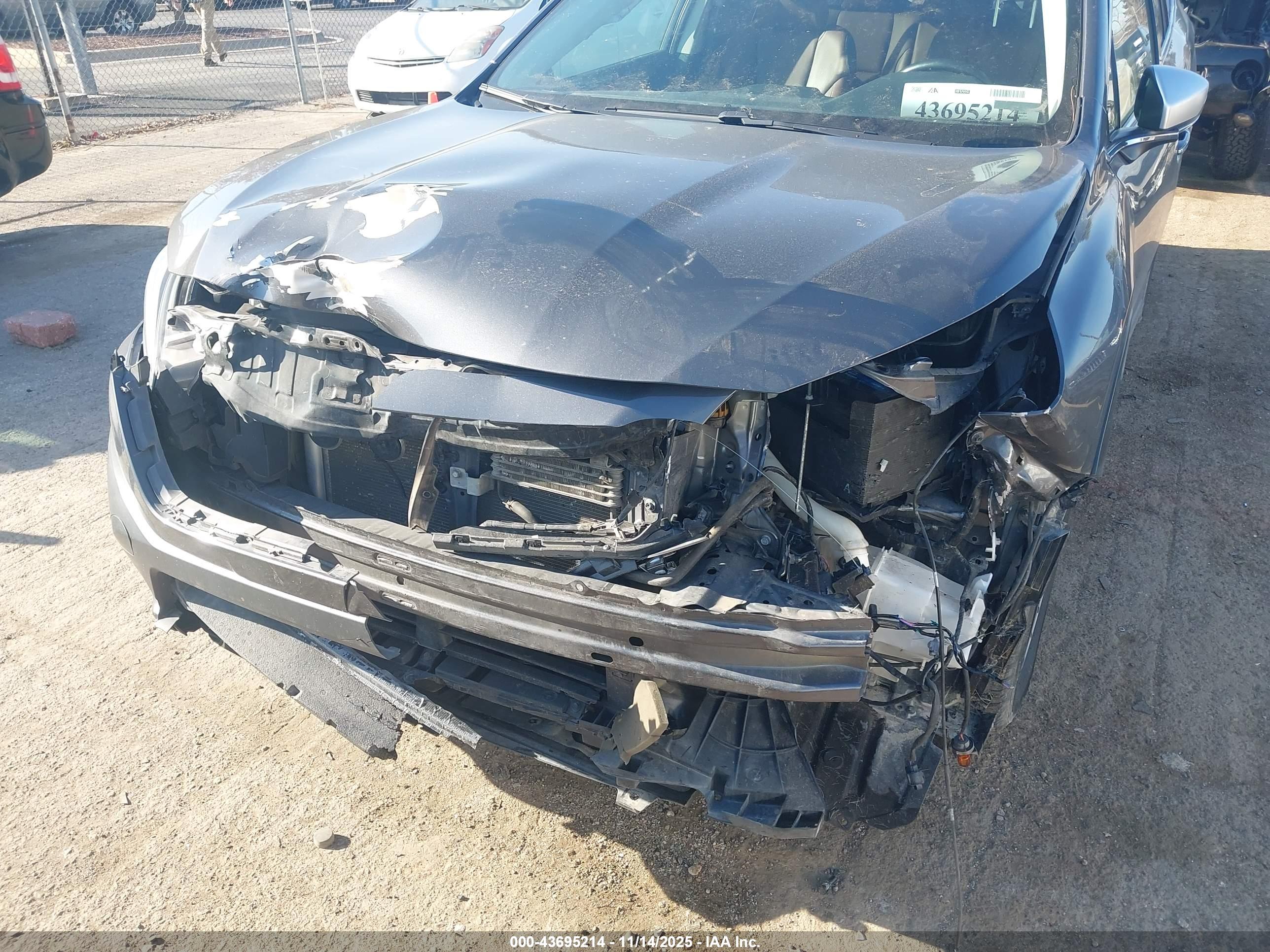 SUBARU OUTBACK image 6