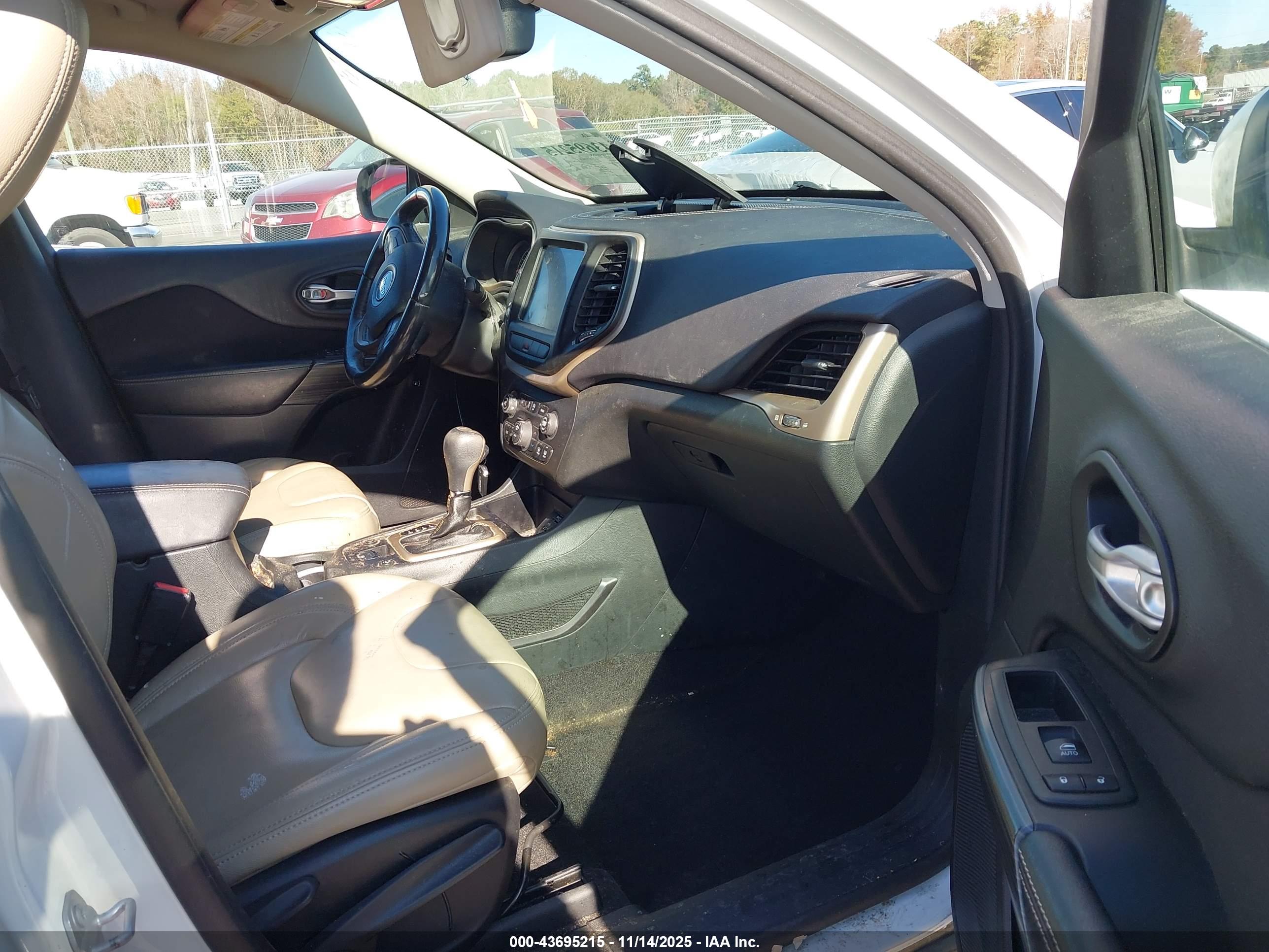 JEEP CHEROKEE image 5