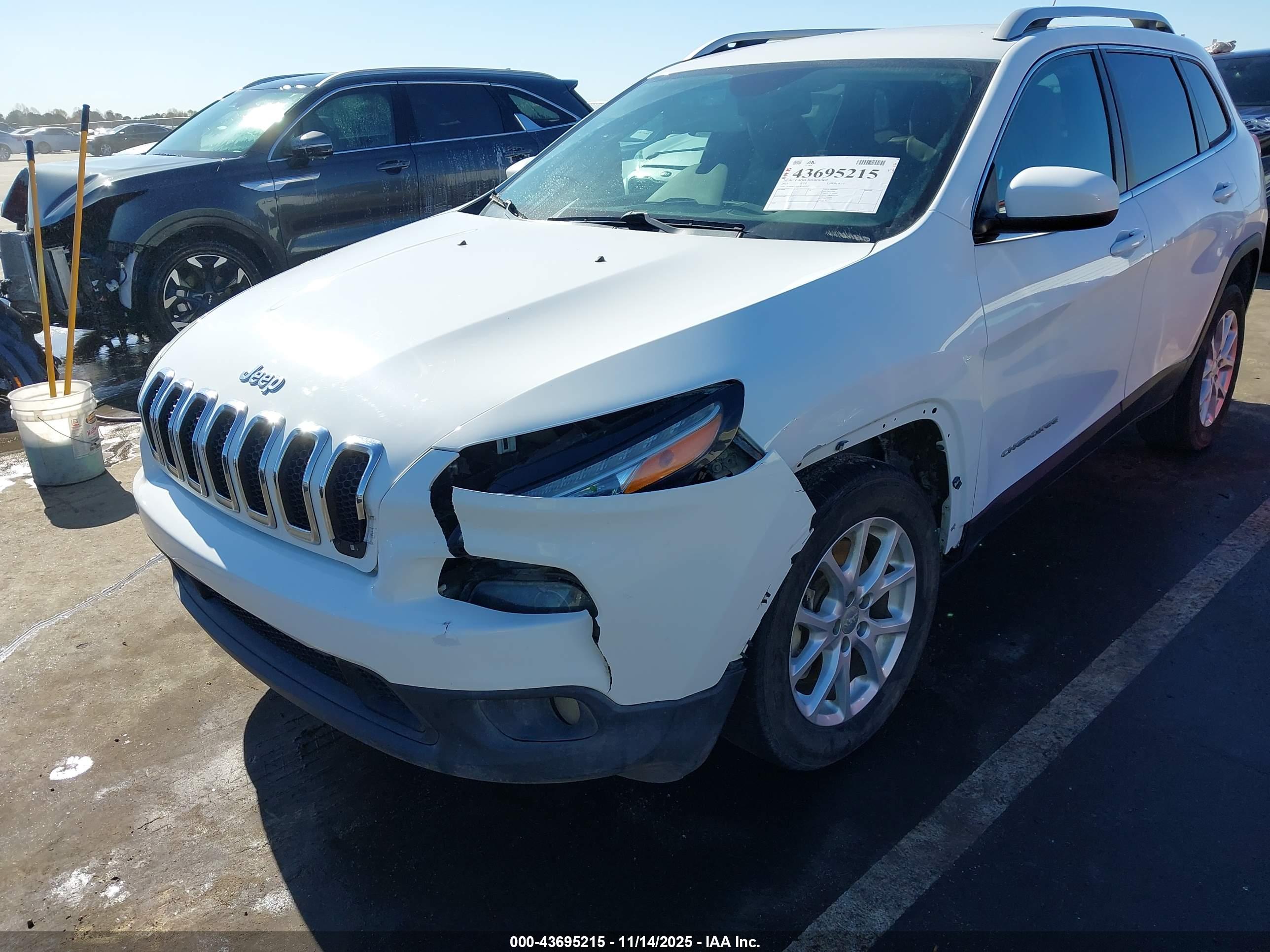 JEEP CHEROKEE image 6