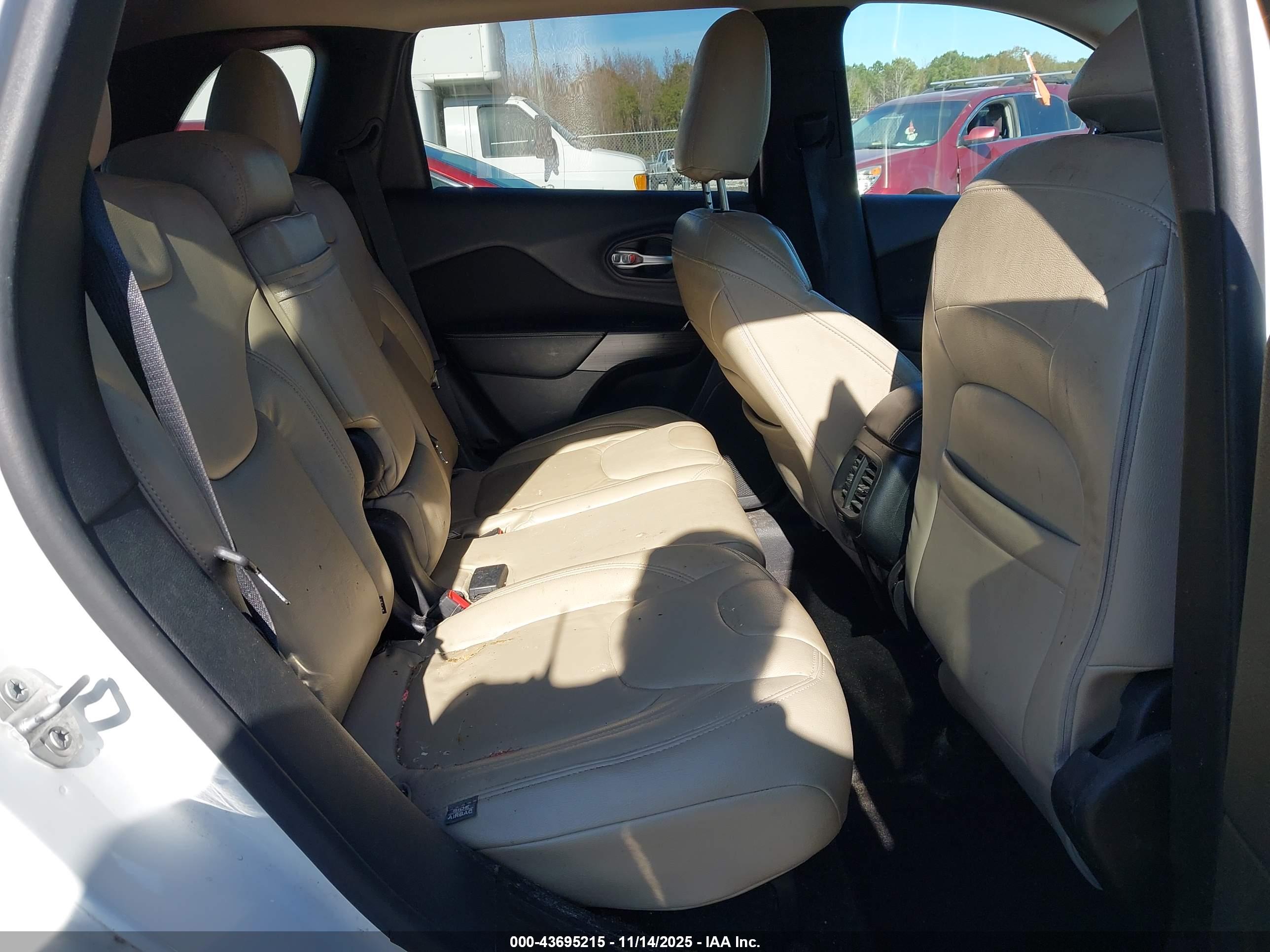 JEEP CHEROKEE image 8