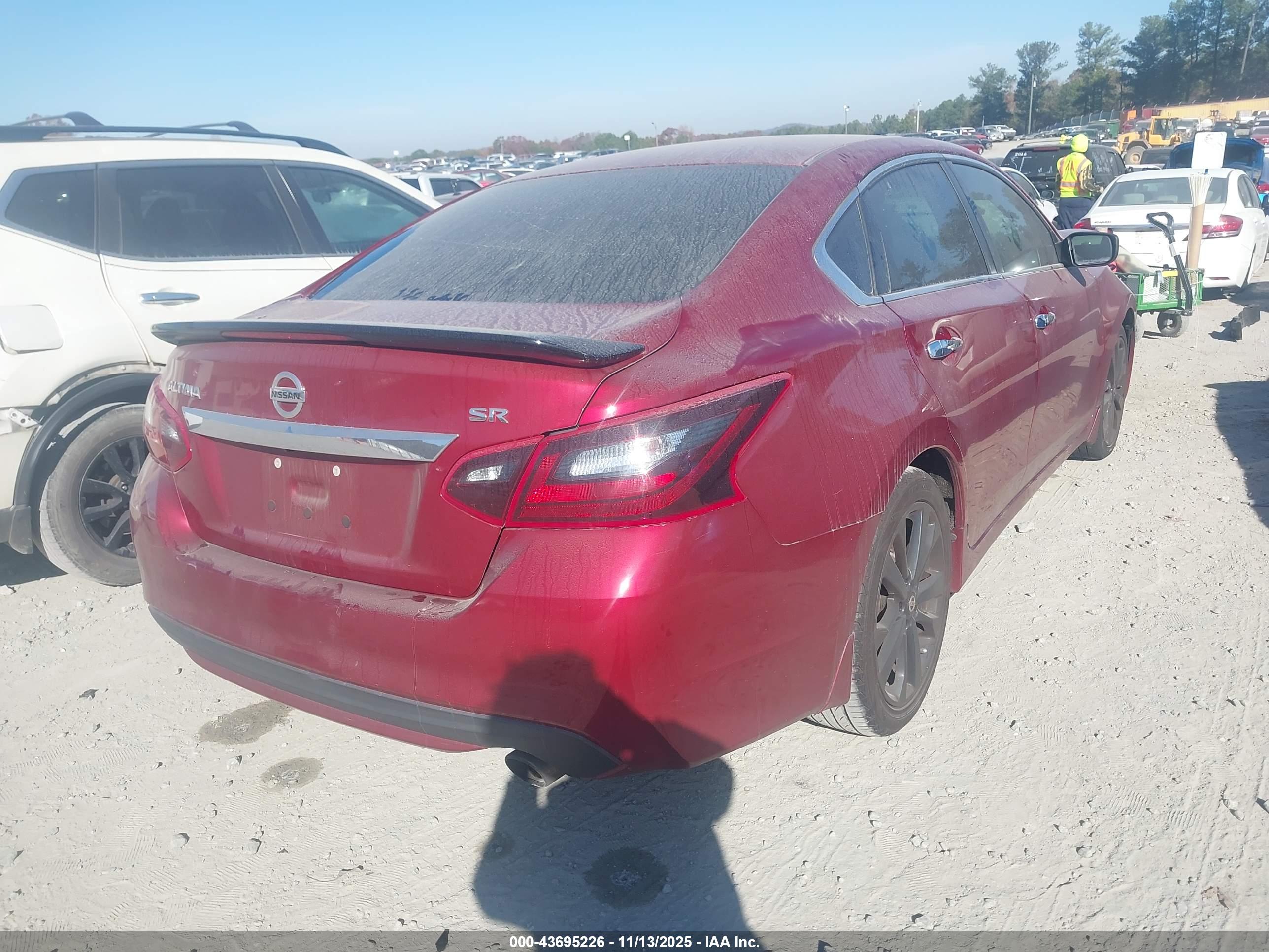 NISSAN ALTIMA image 4