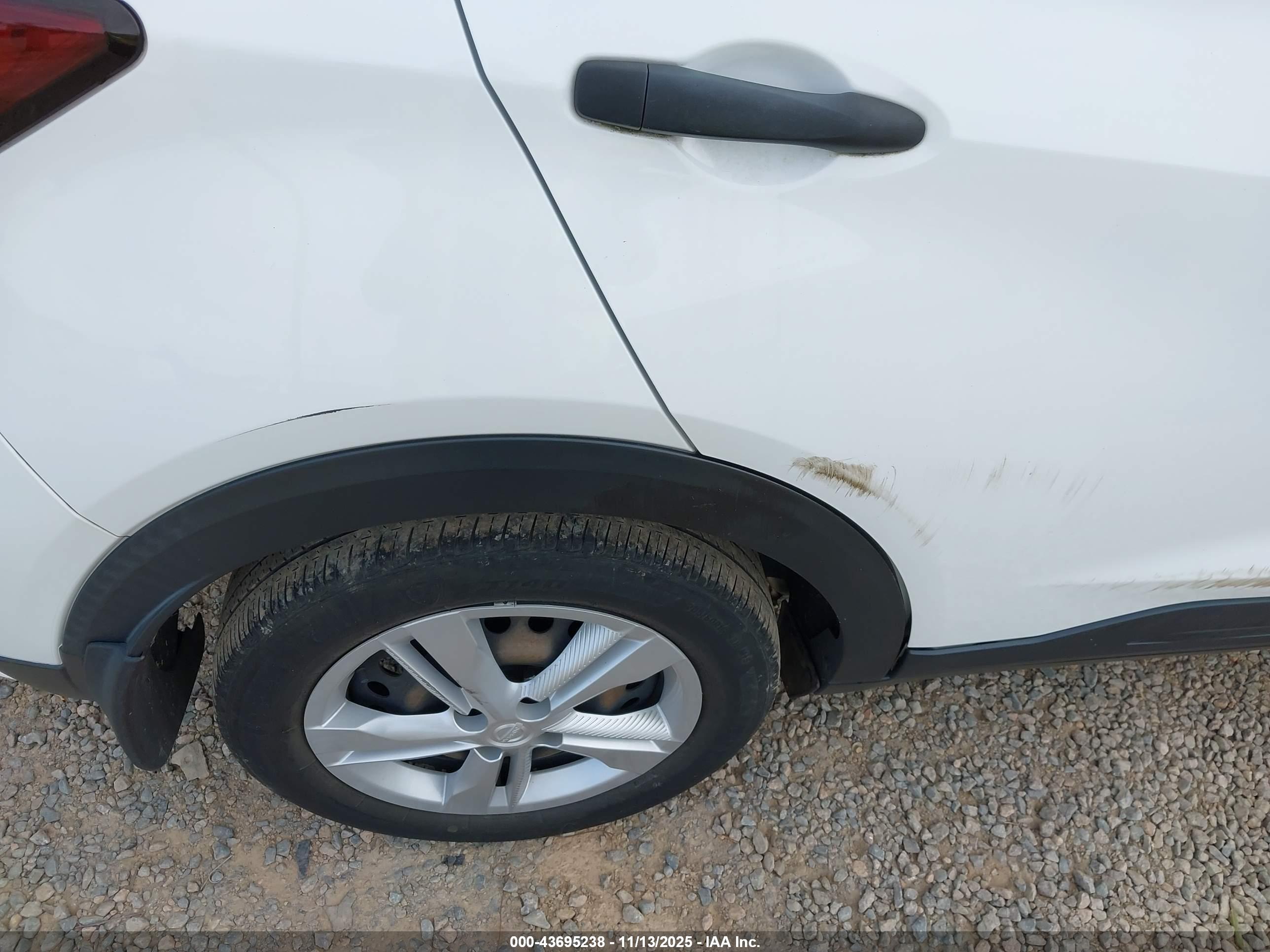 NISSAN KICKS image 6