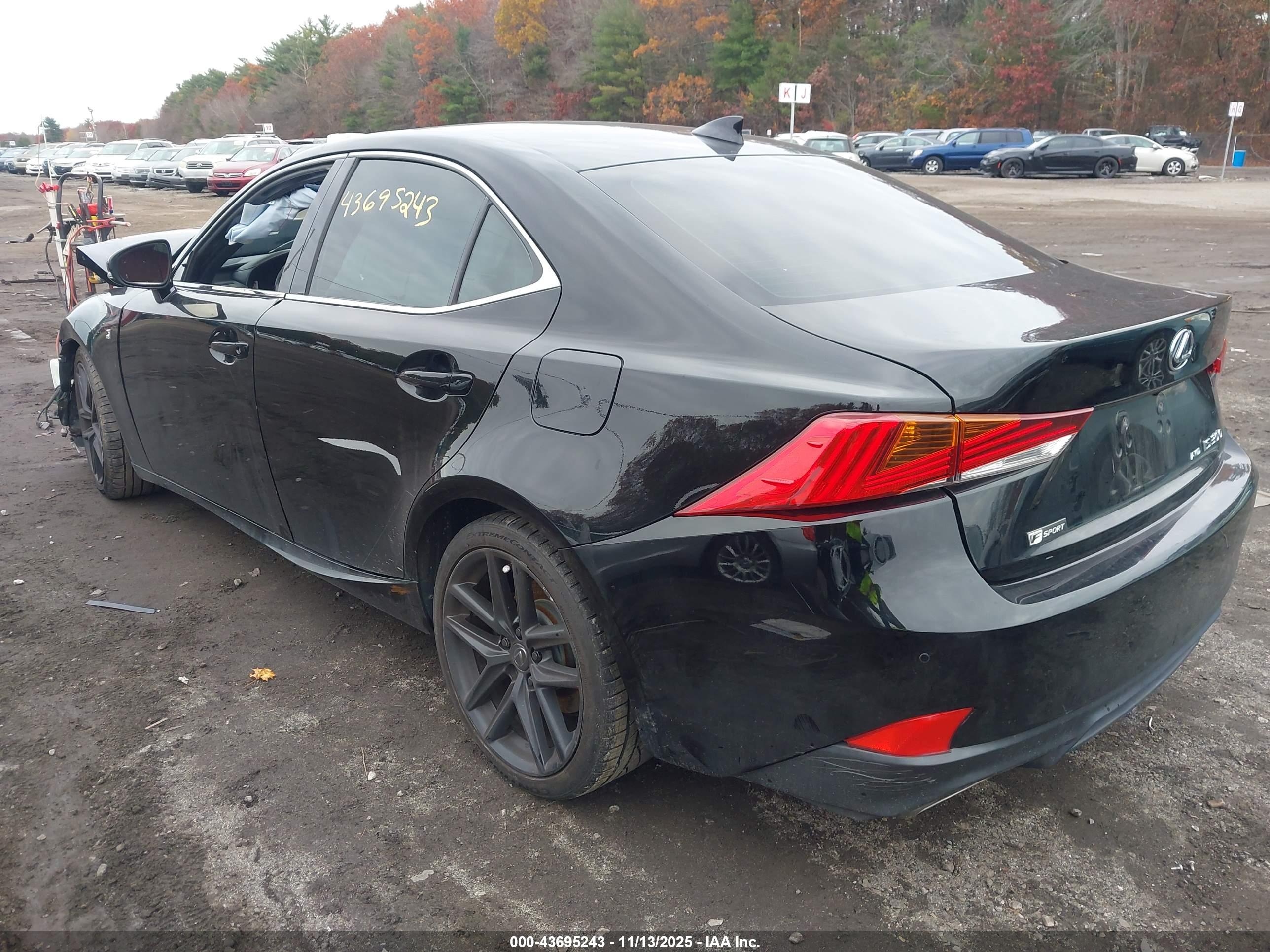 LEXUS IS image 3