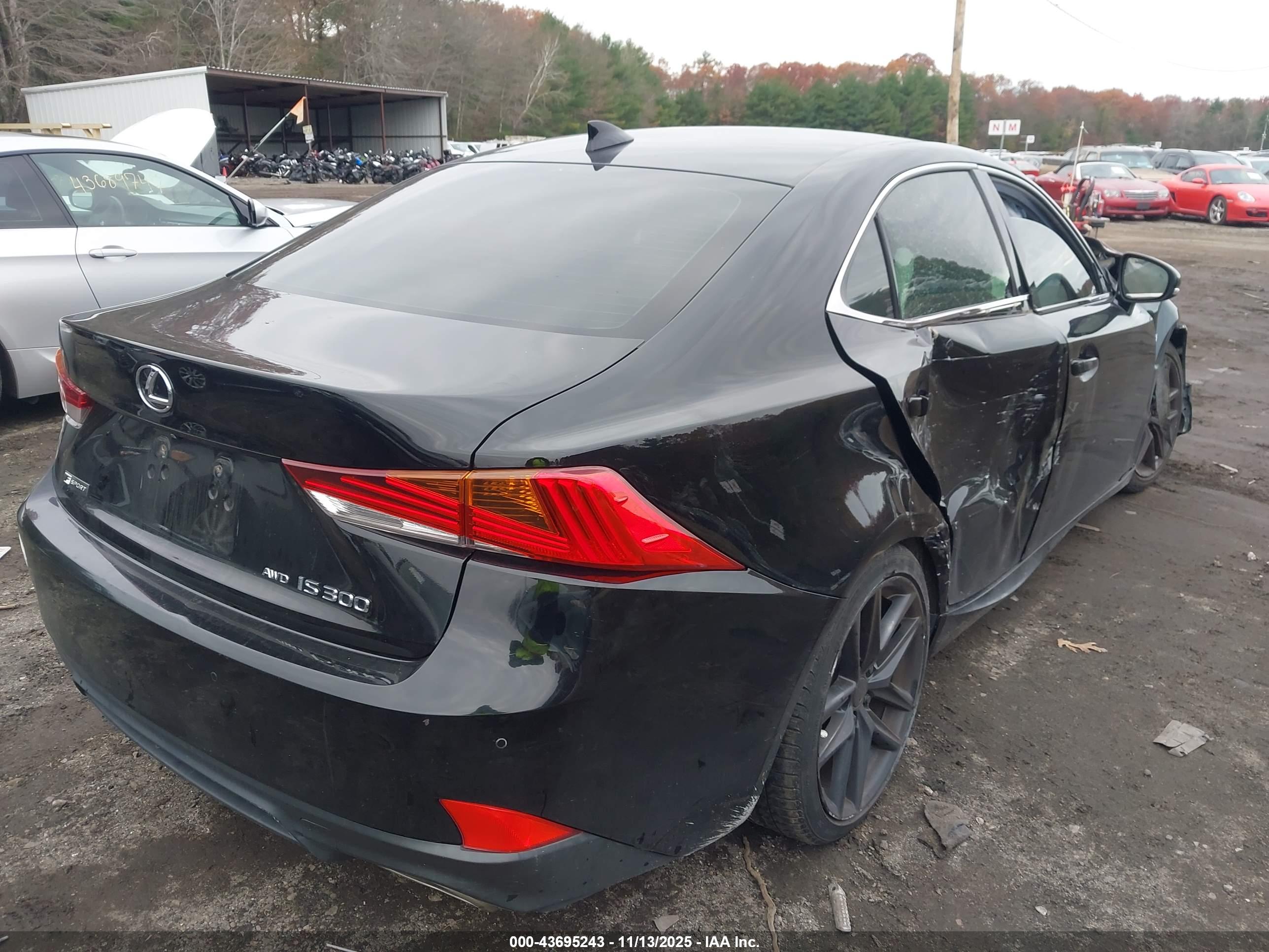 LEXUS IS image 4
