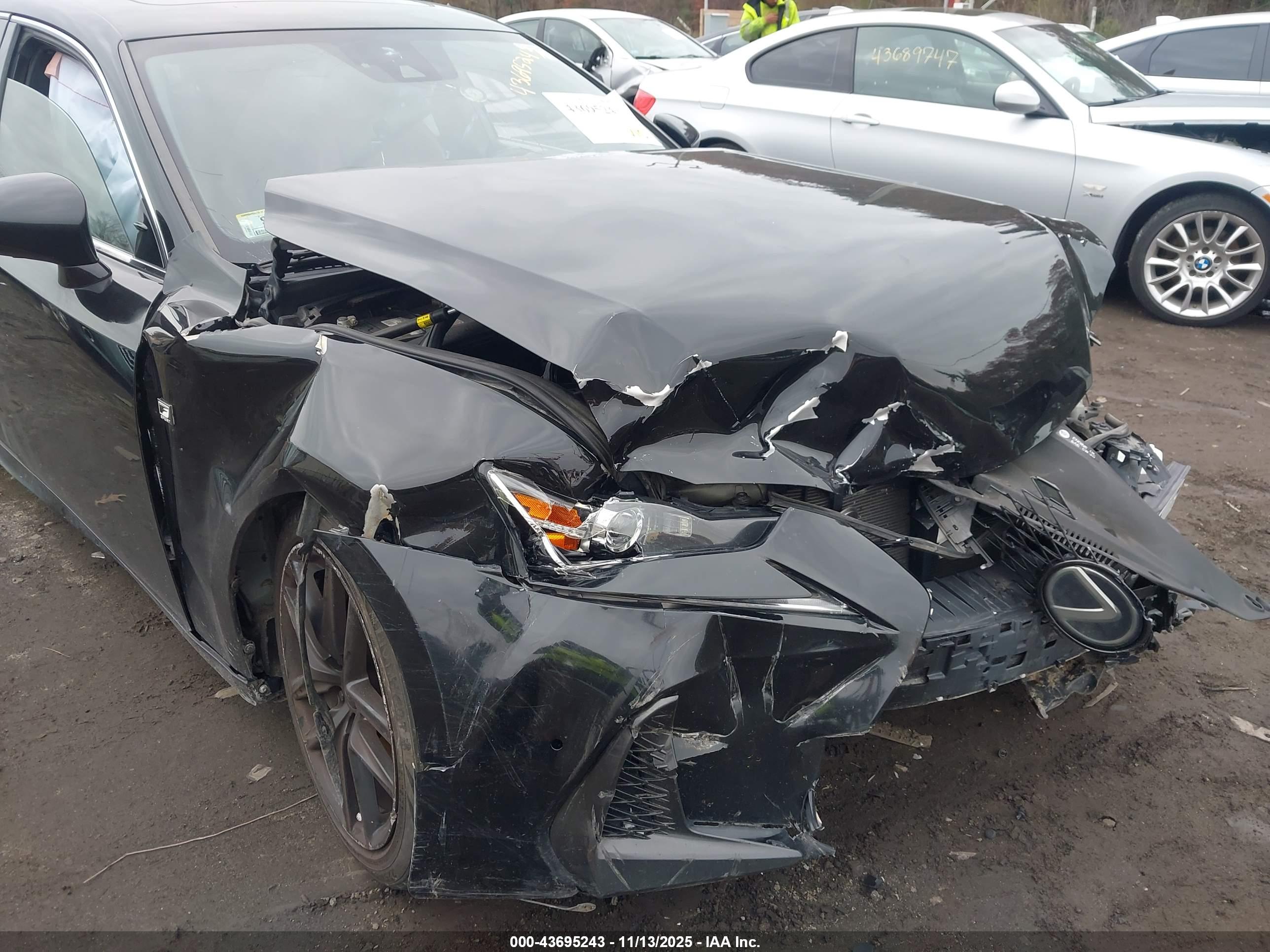 LEXUS IS image 6