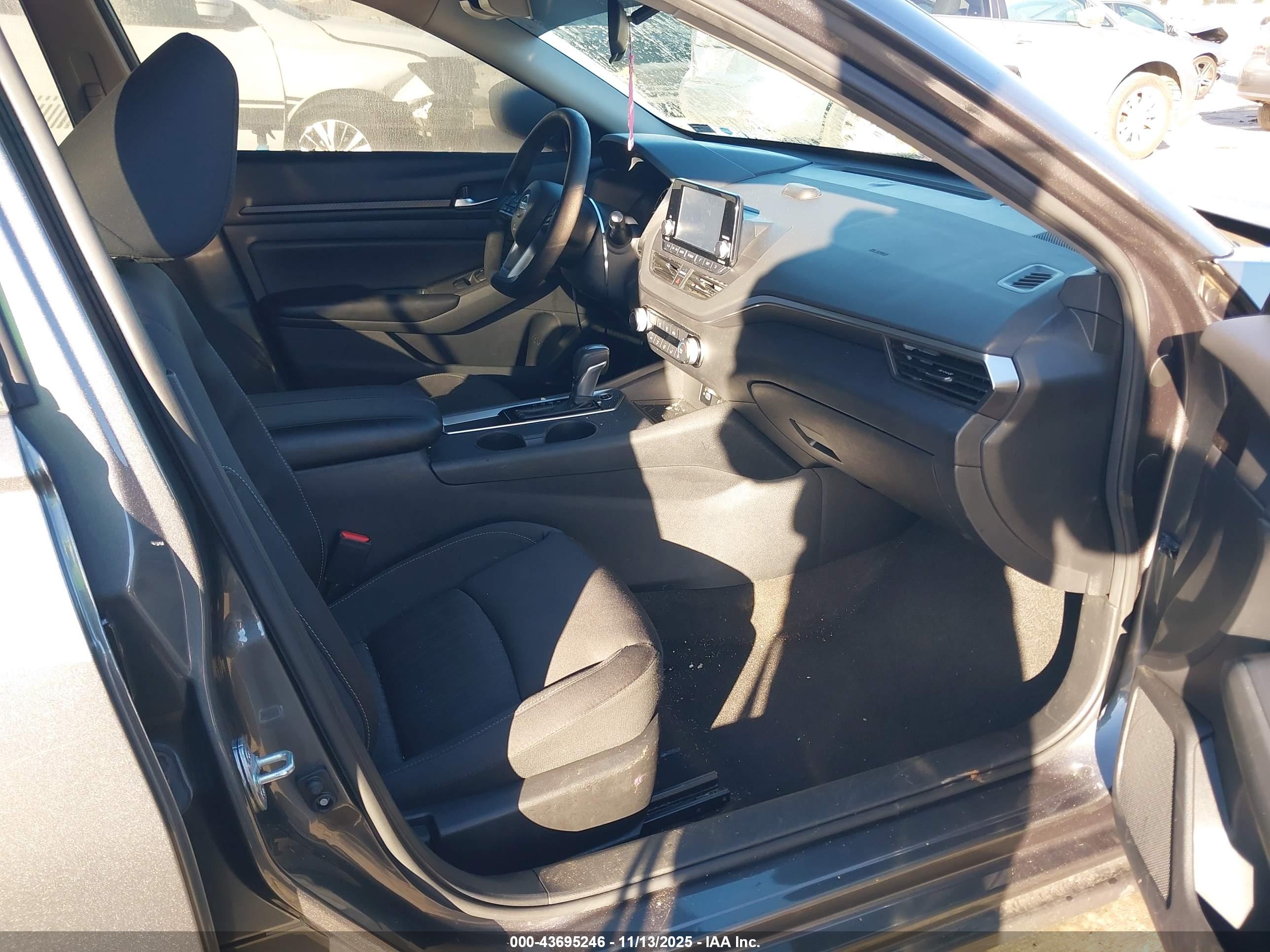 NISSAN ALTIMA image 5