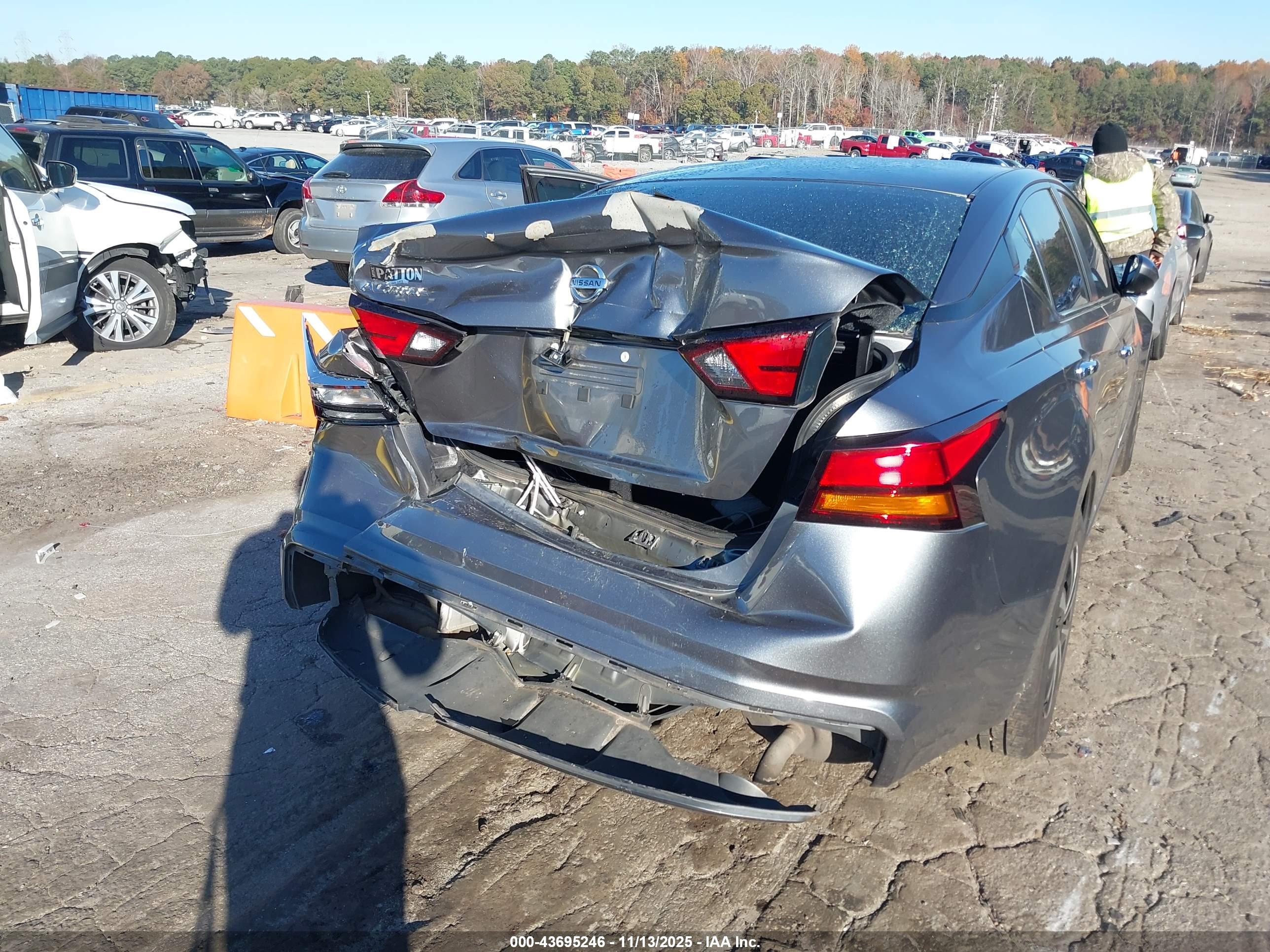 NISSAN ALTIMA image 6