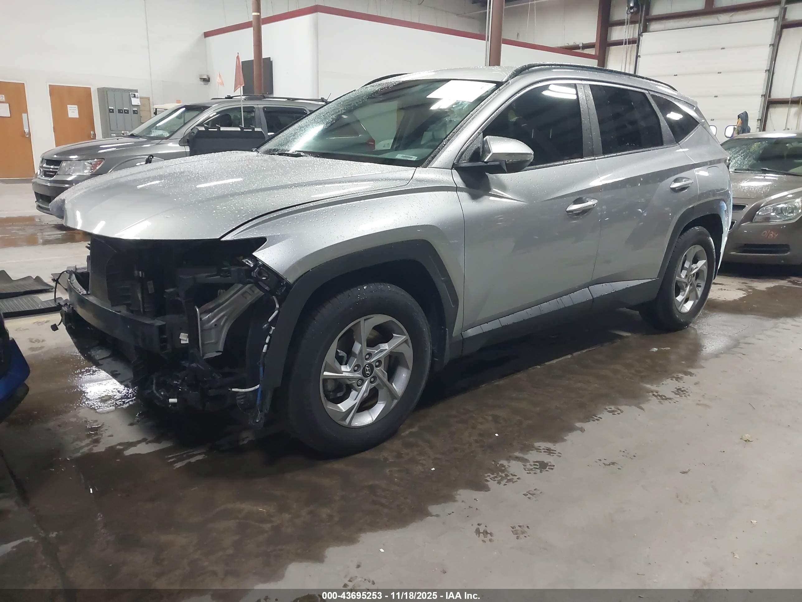 HYUNDAI TUCSON image 2