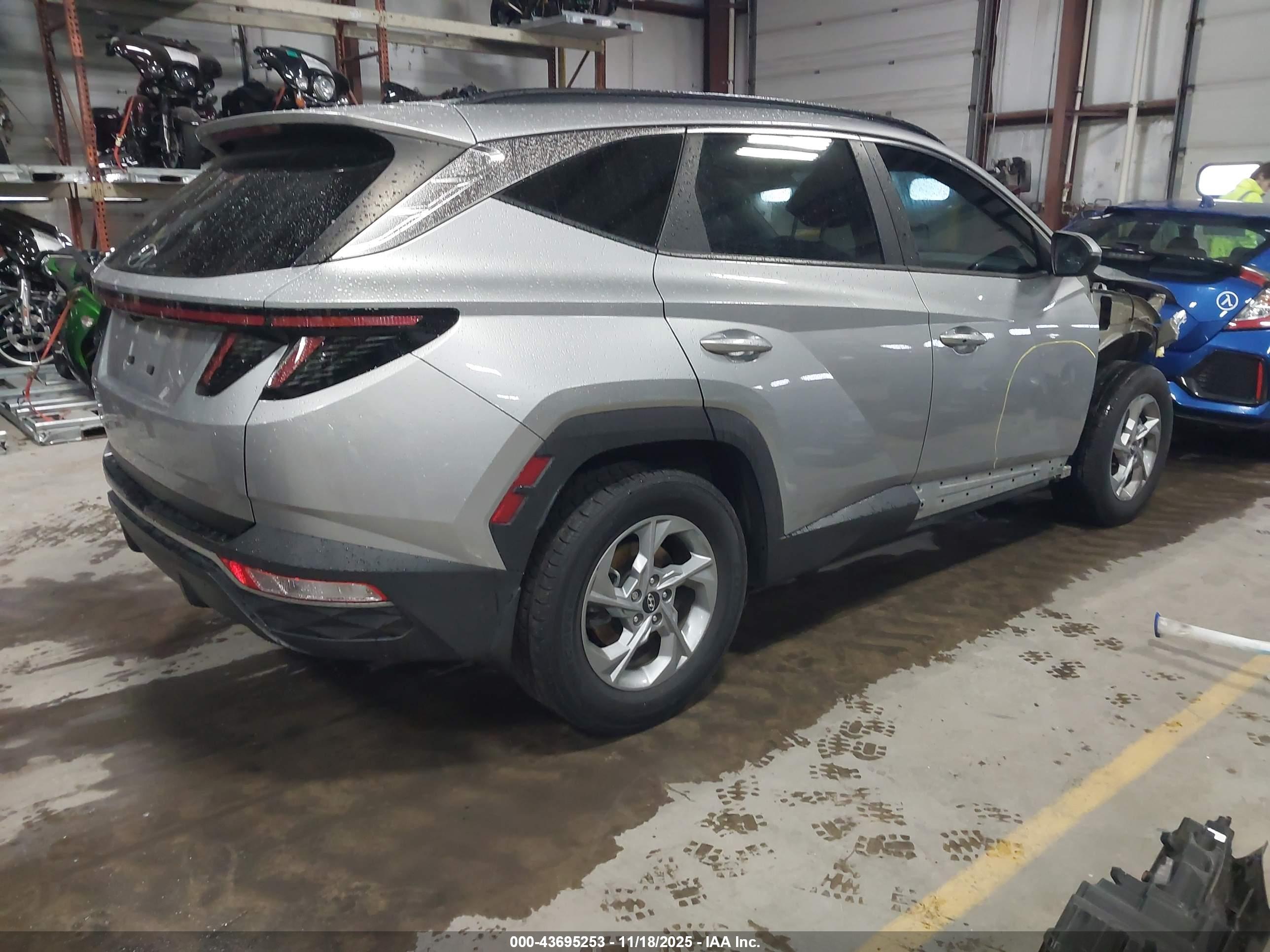 HYUNDAI TUCSON image 4