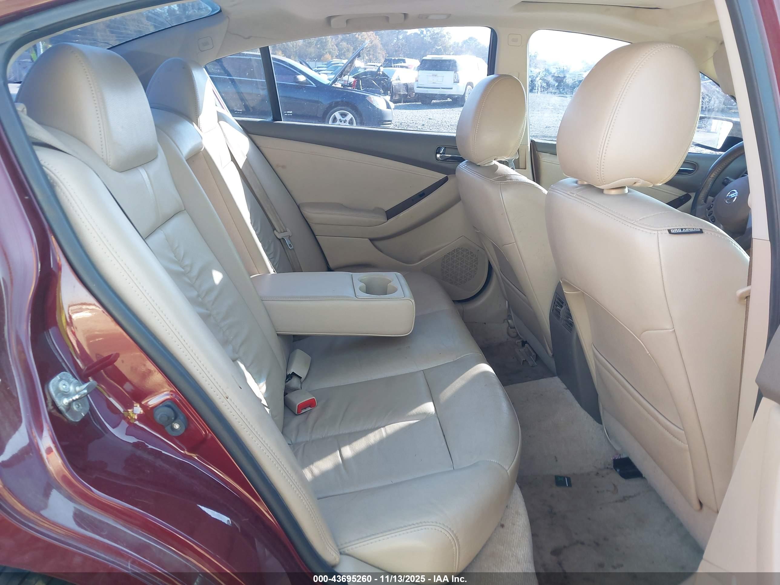 NISSAN ALTIMA image 8