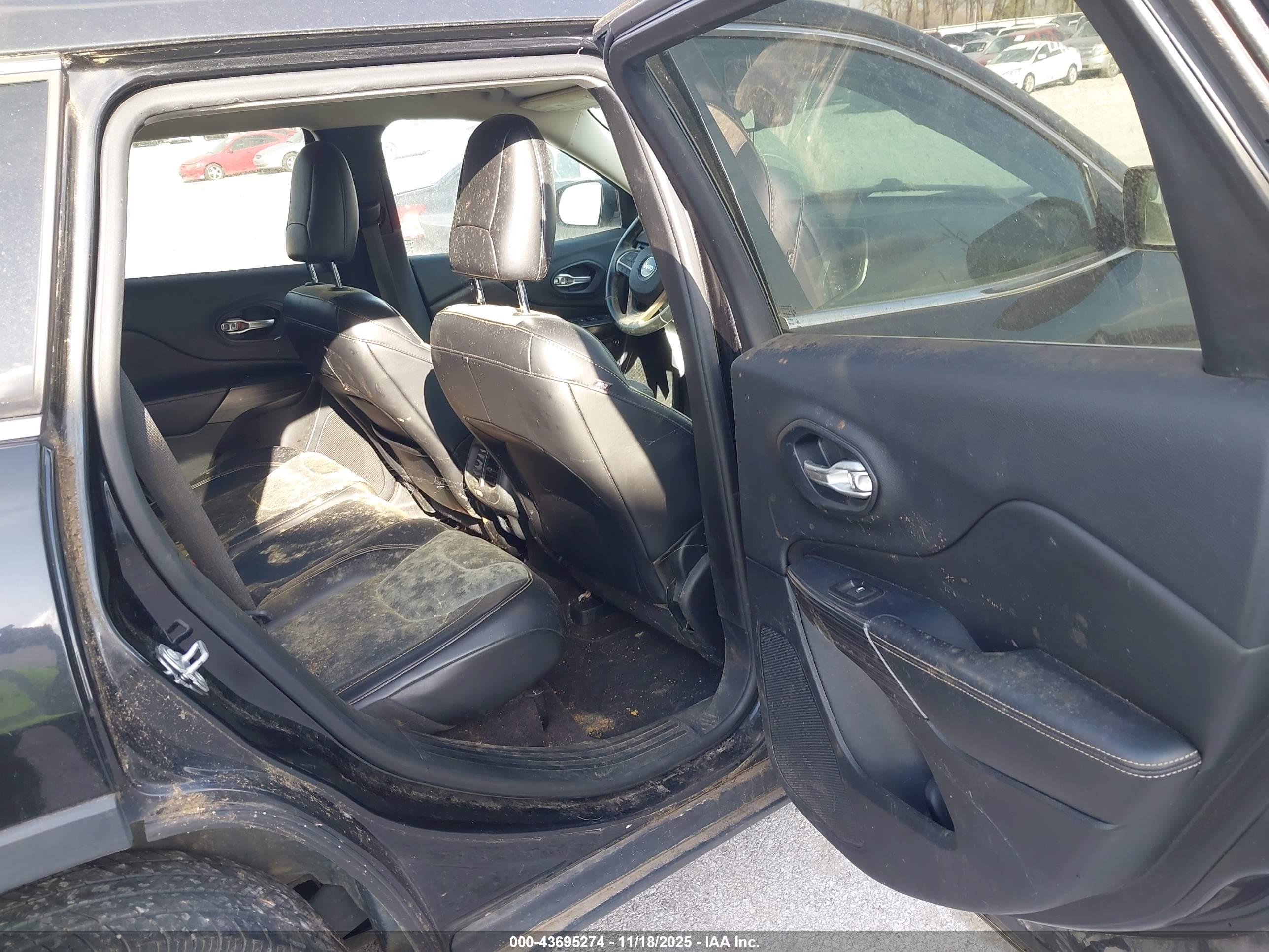 JEEP CHEROKEE image 8