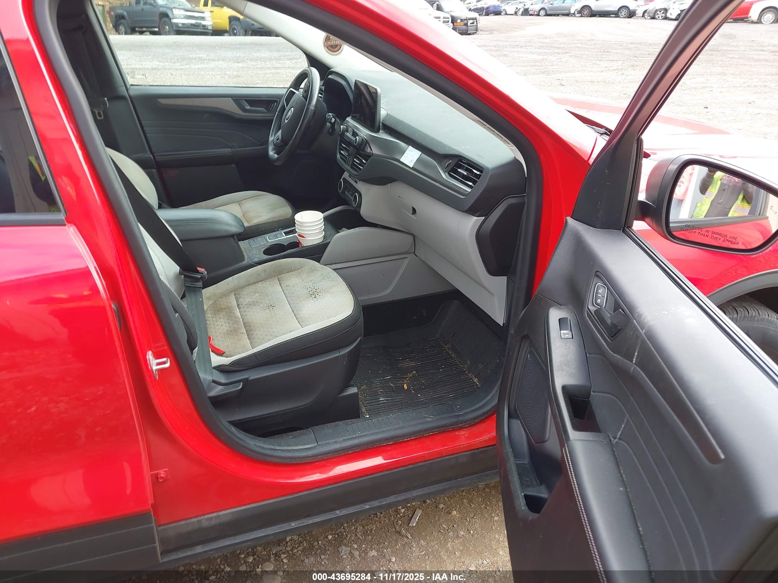 FORD ESCAPE image 5