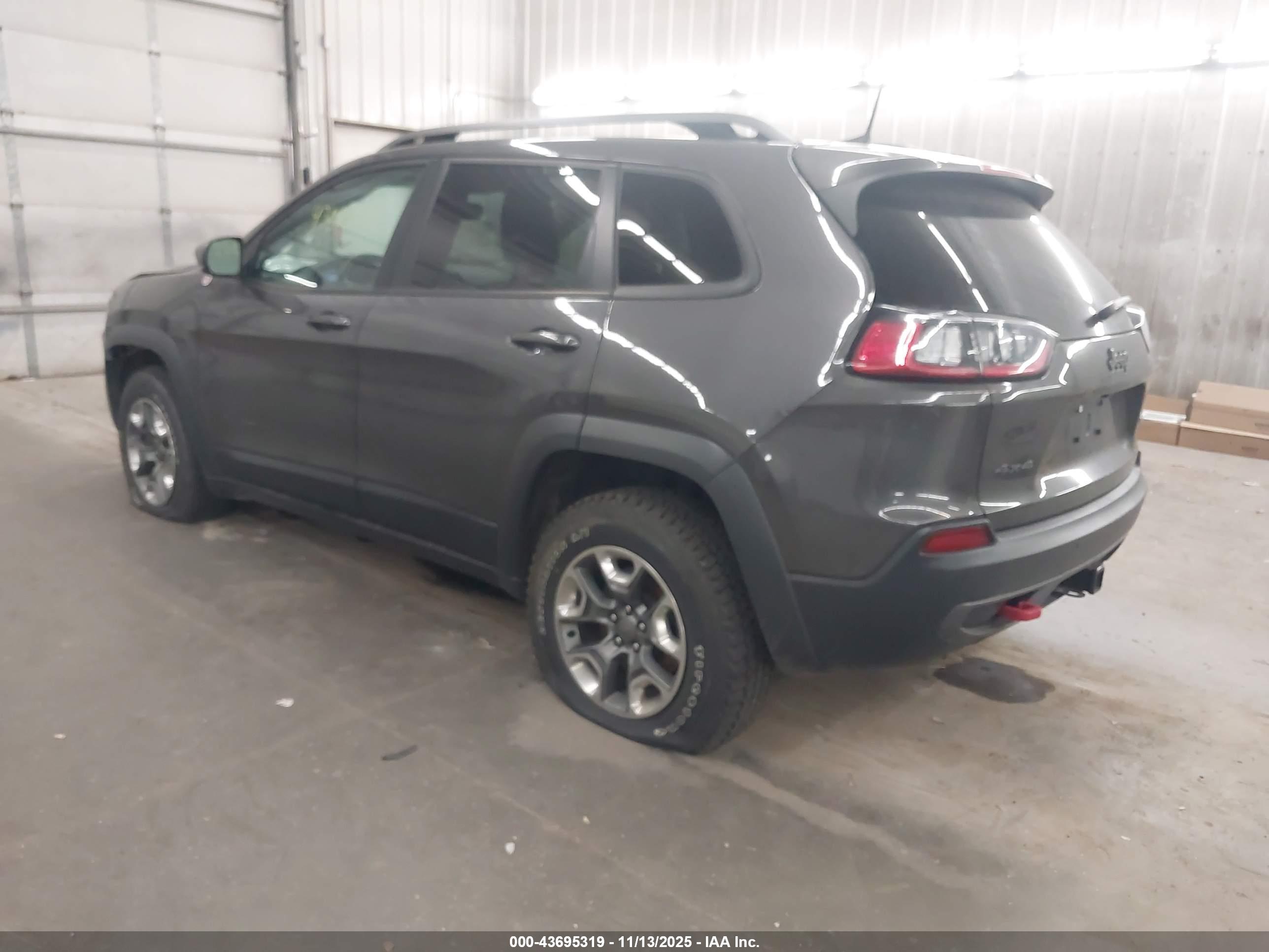 JEEP CHEROKEE image 3