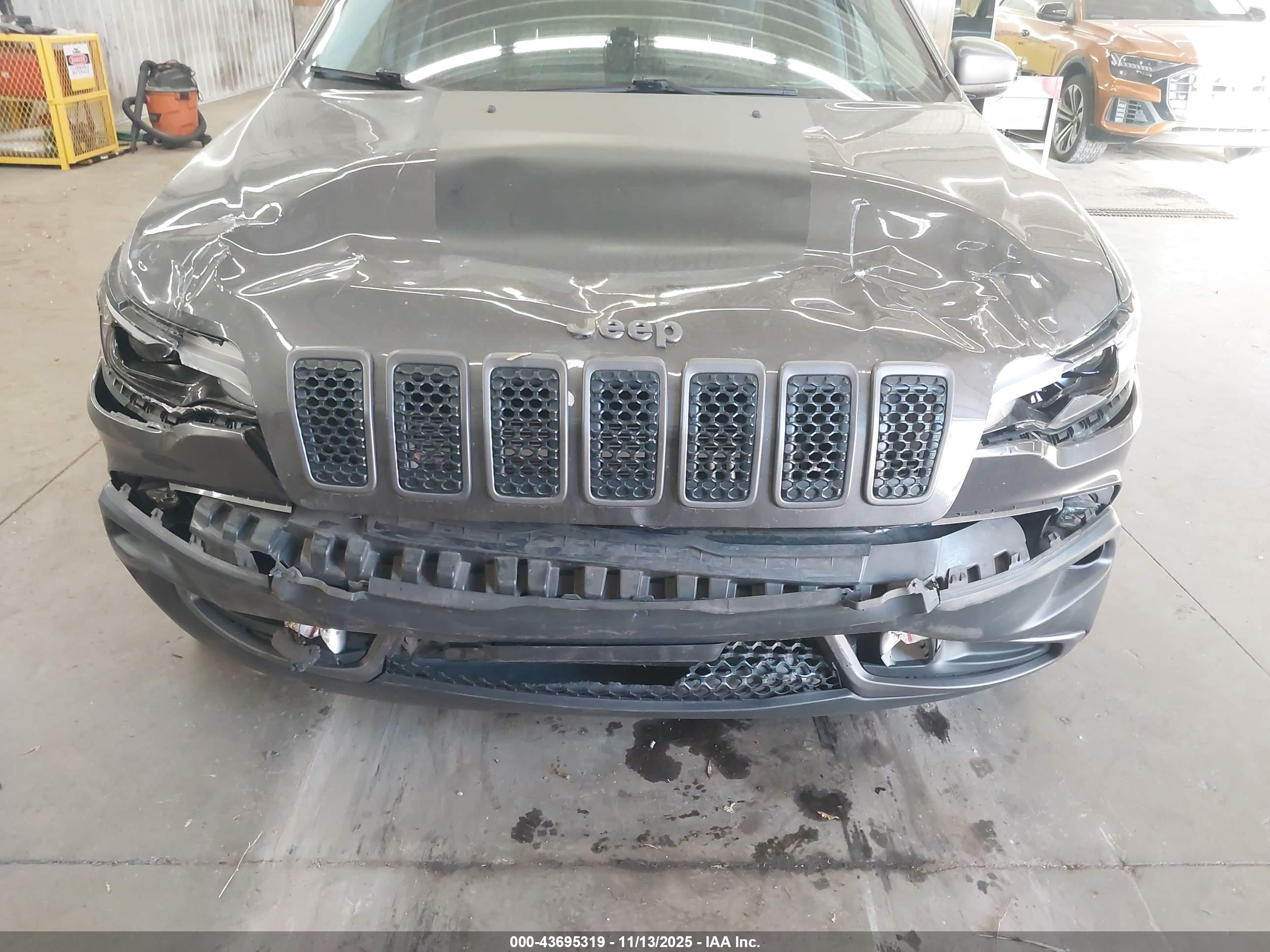 JEEP CHEROKEE image 6