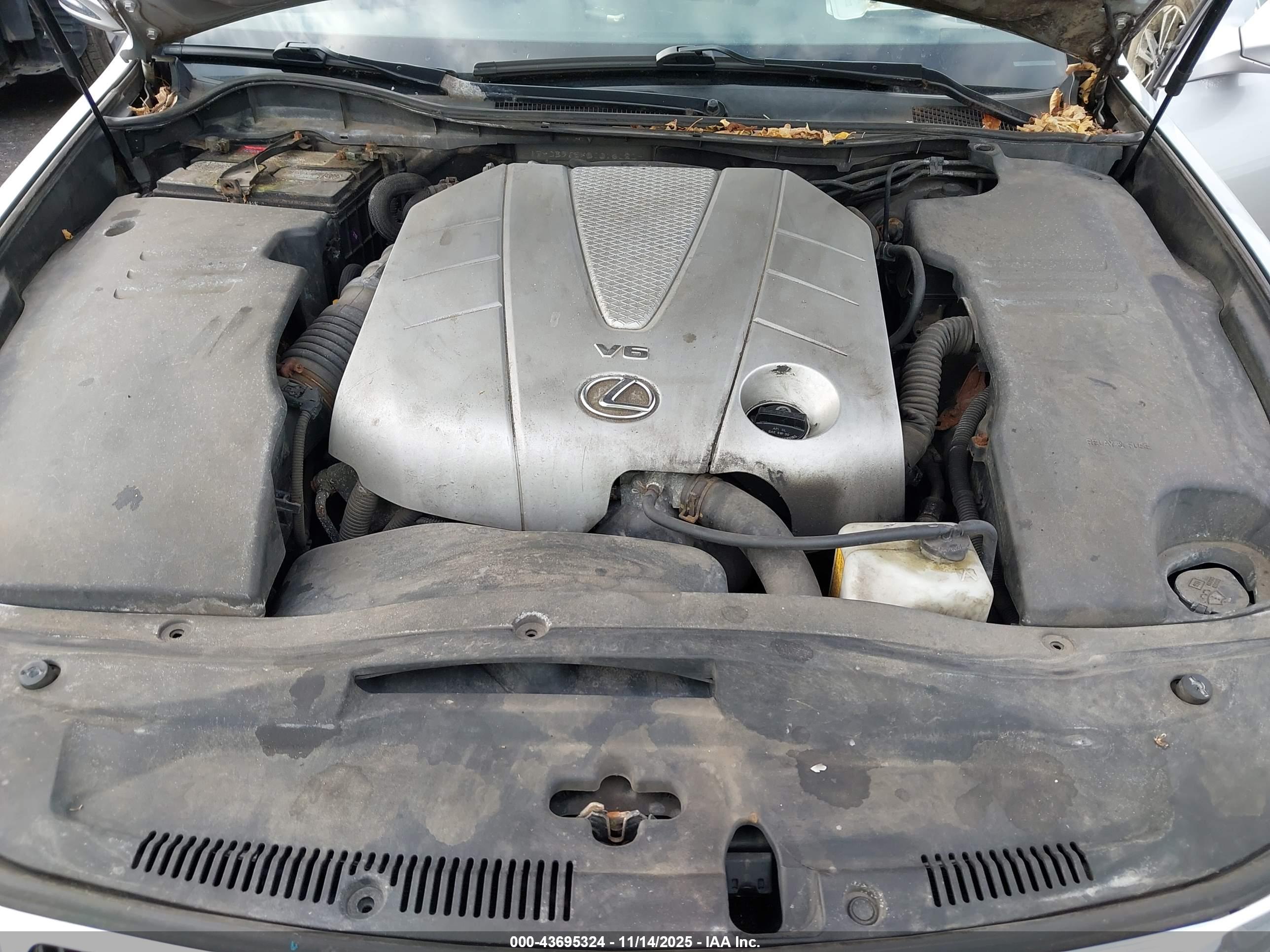 LEXUS GS image 10