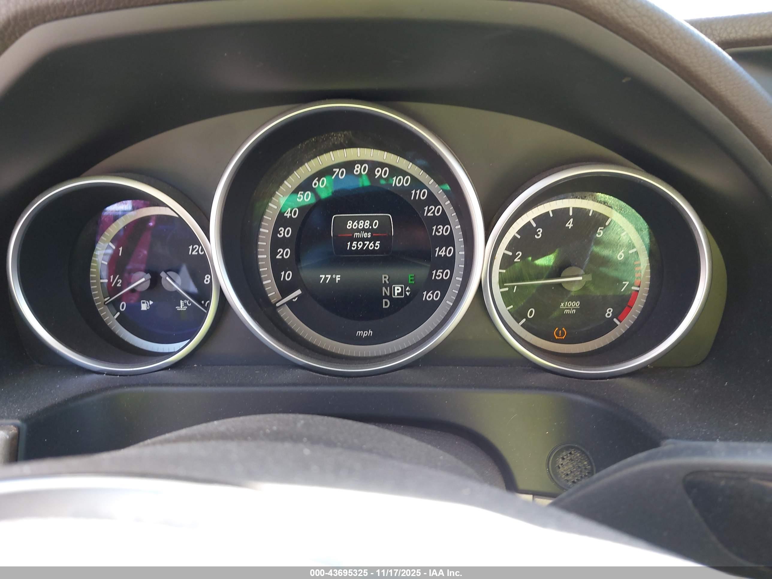 MERCEDES-BENZ E image 7