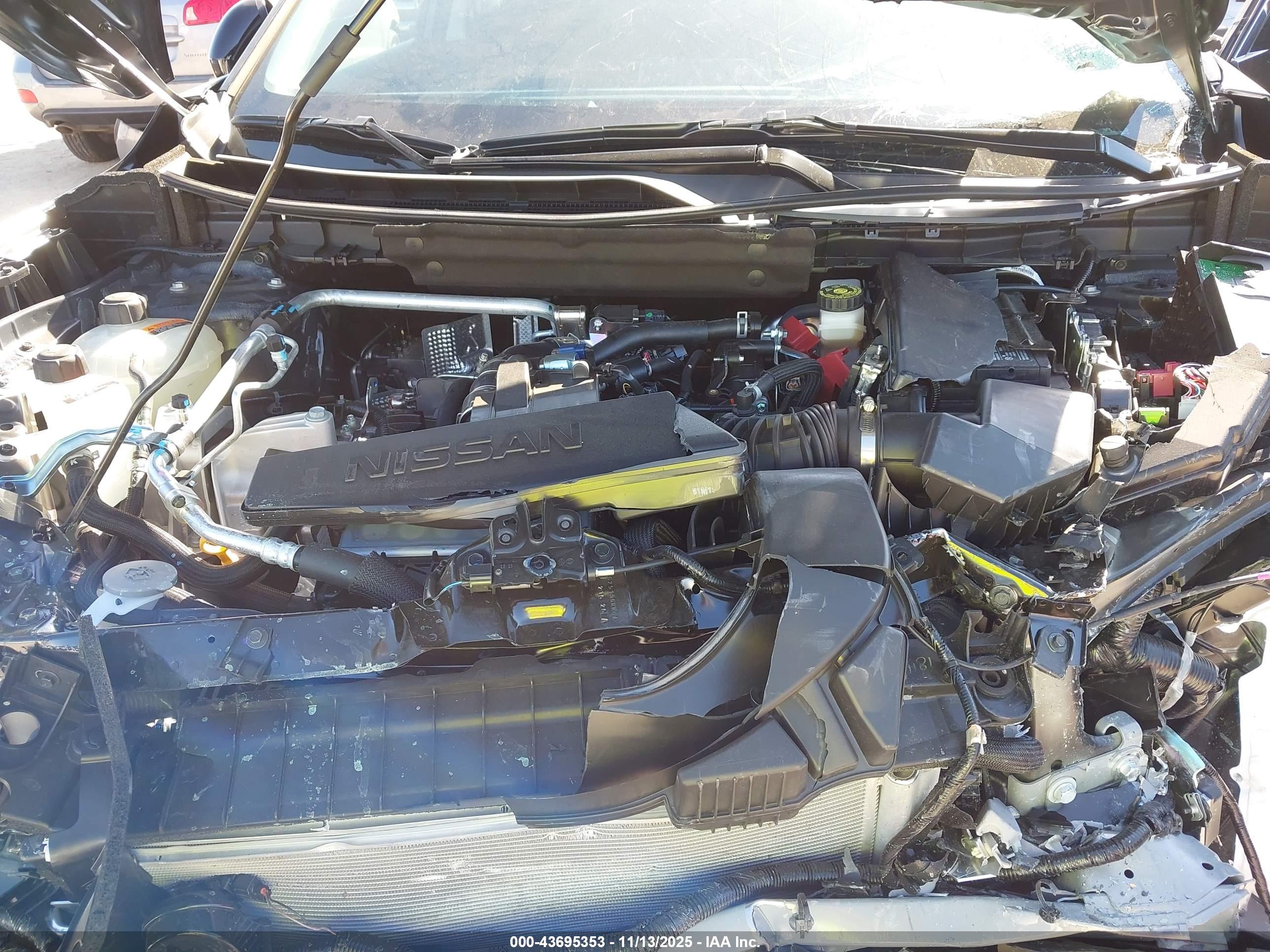NISSAN ROGUE image 10