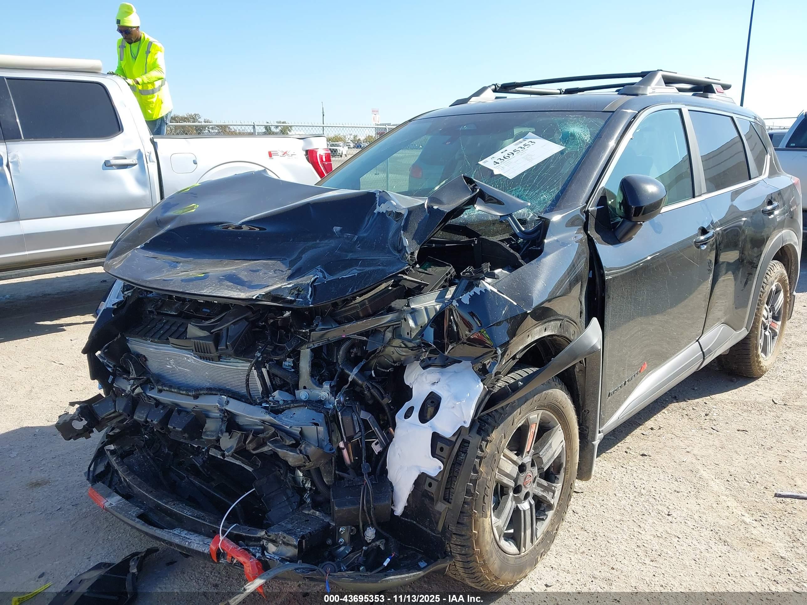 NISSAN ROGUE image 6
