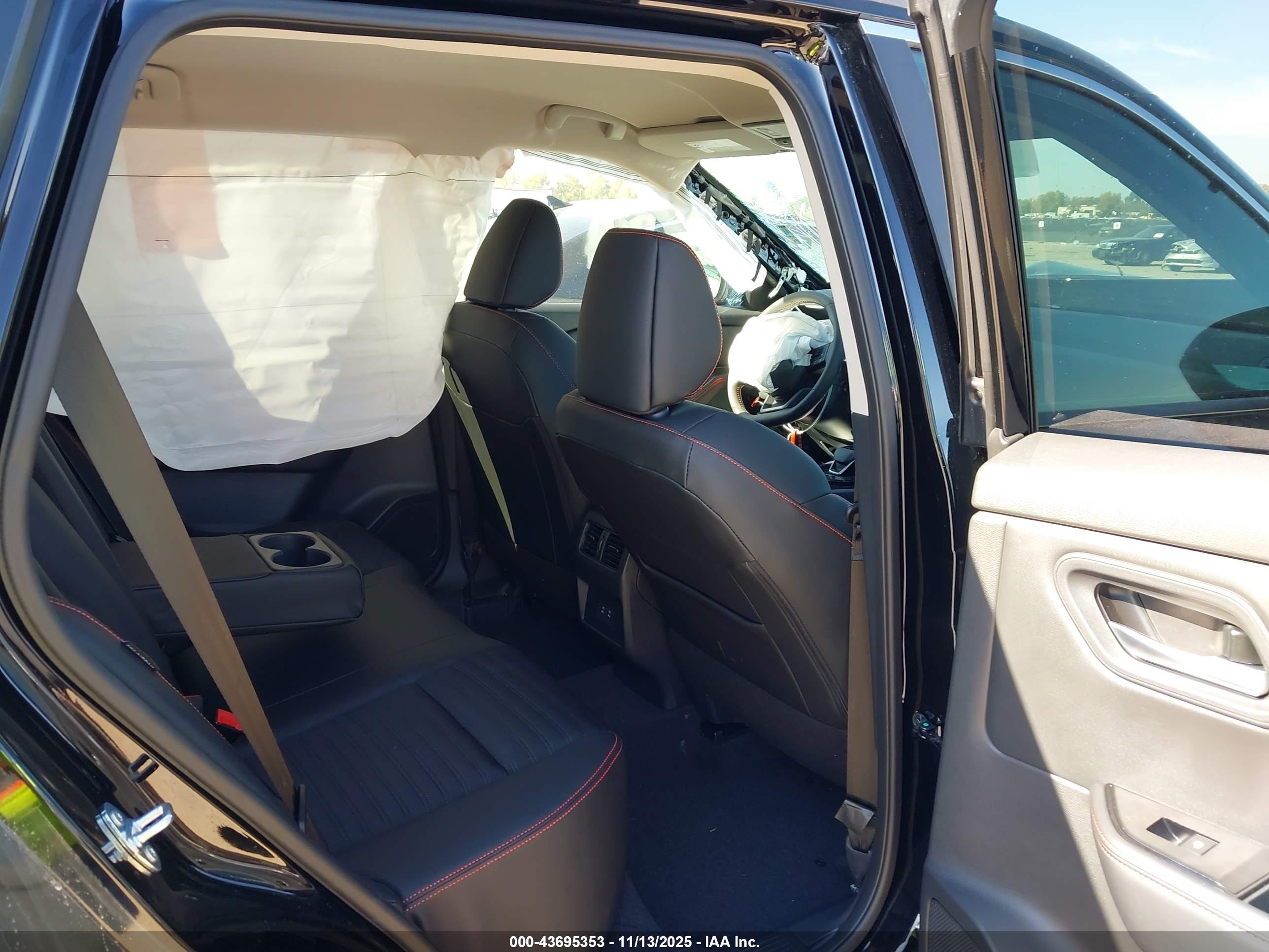 NISSAN ROGUE image 8