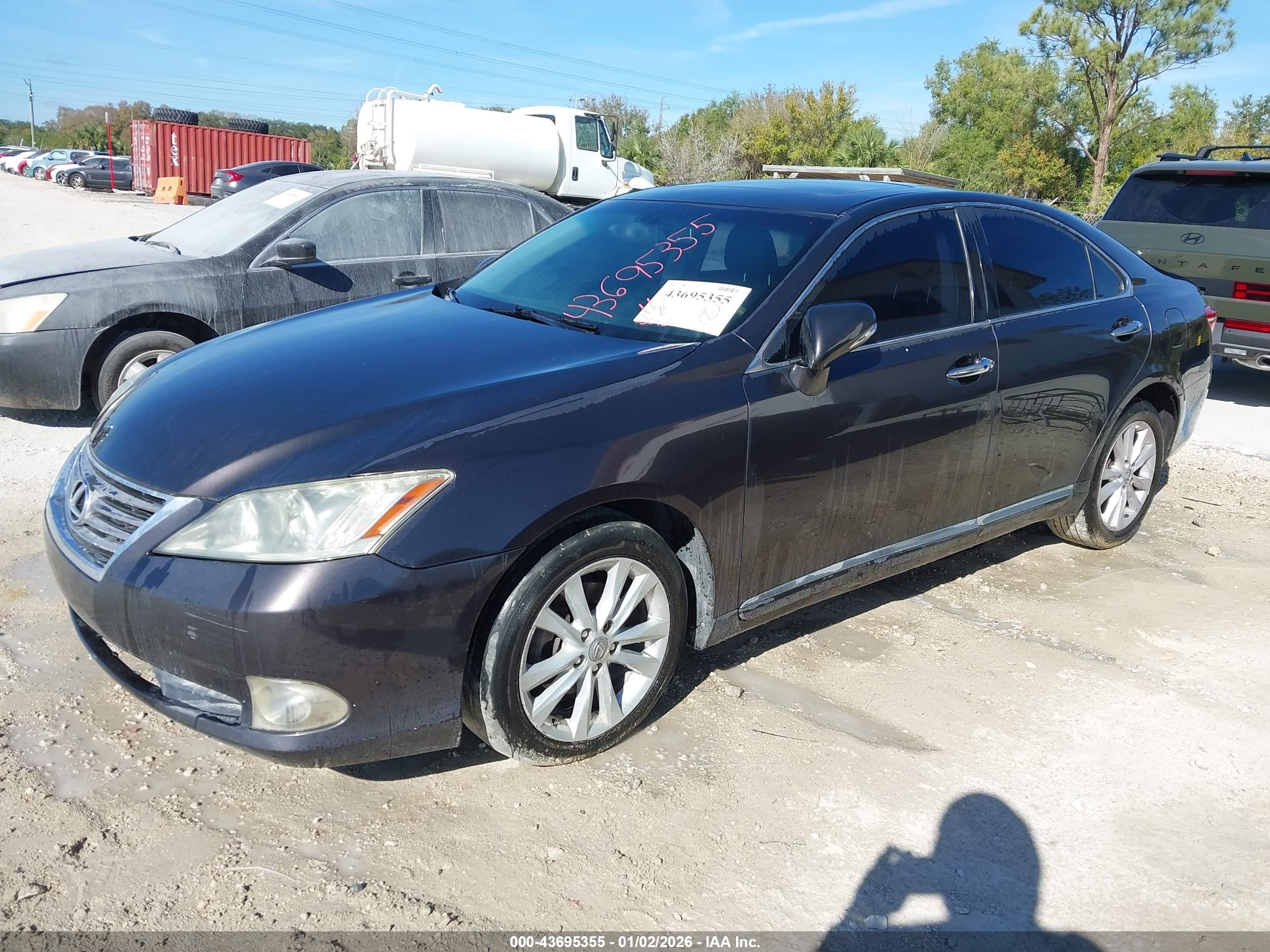 LEXUS ES image 2
