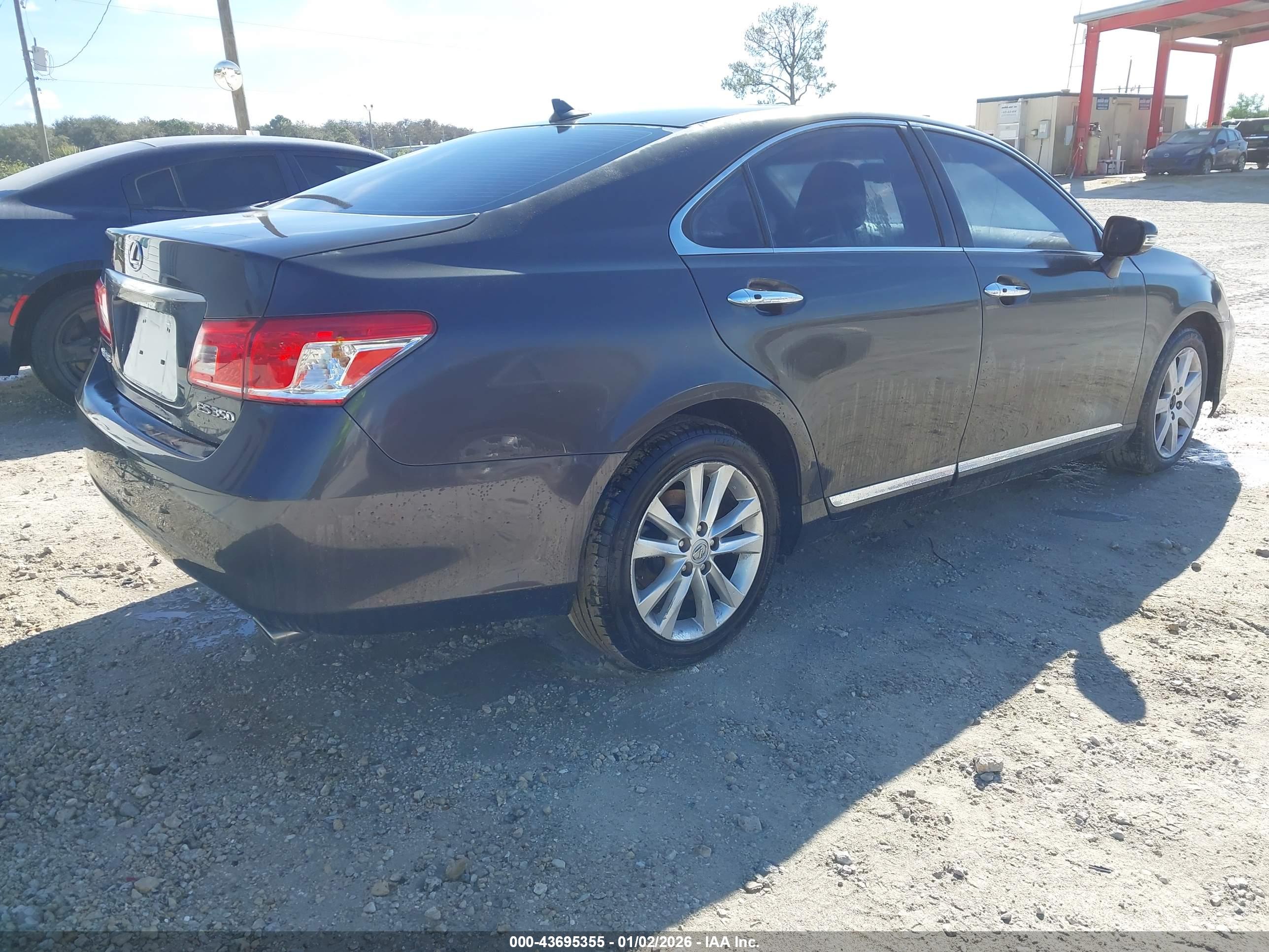 LEXUS ES image 4