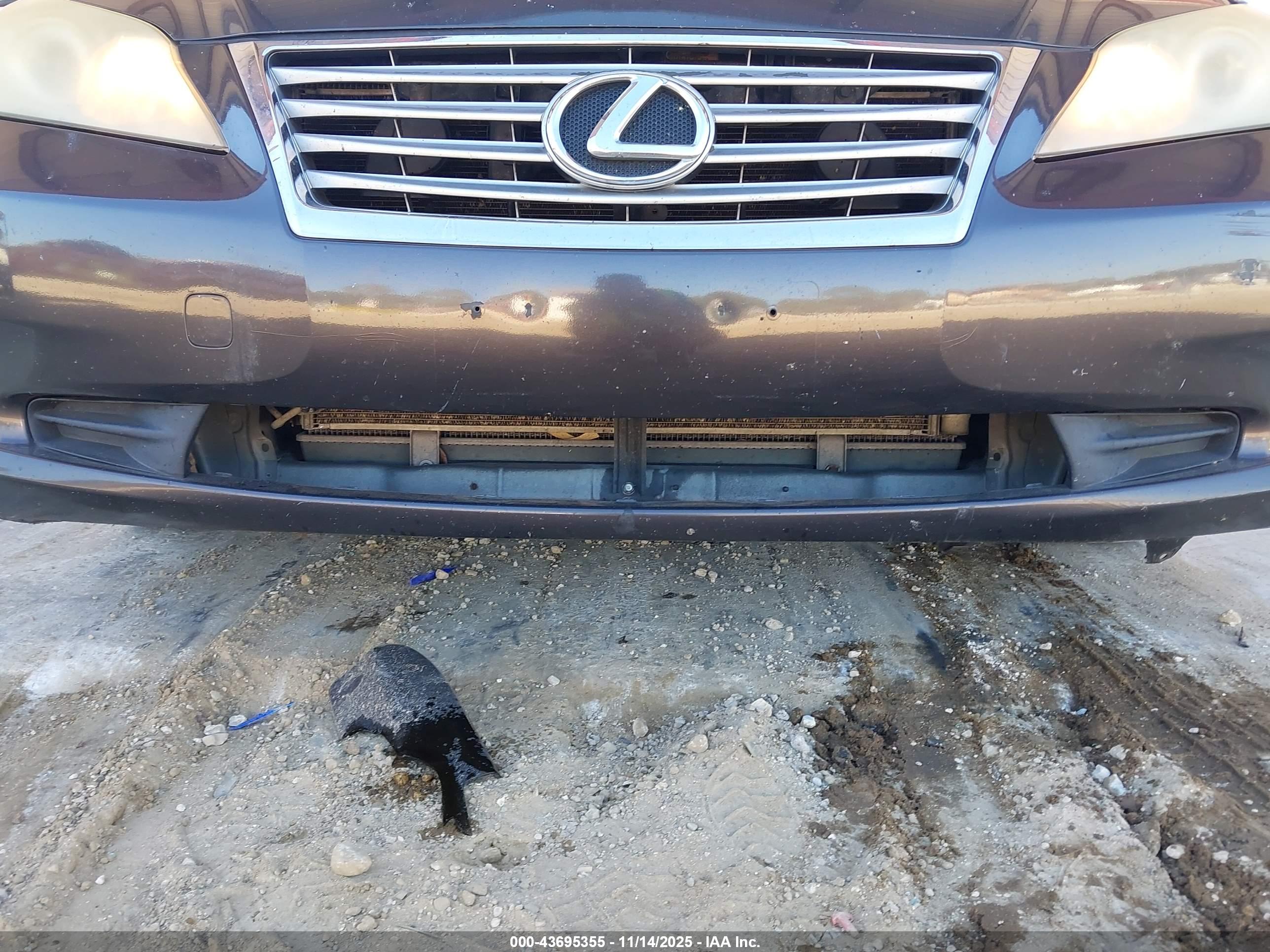 LEXUS ES image 6