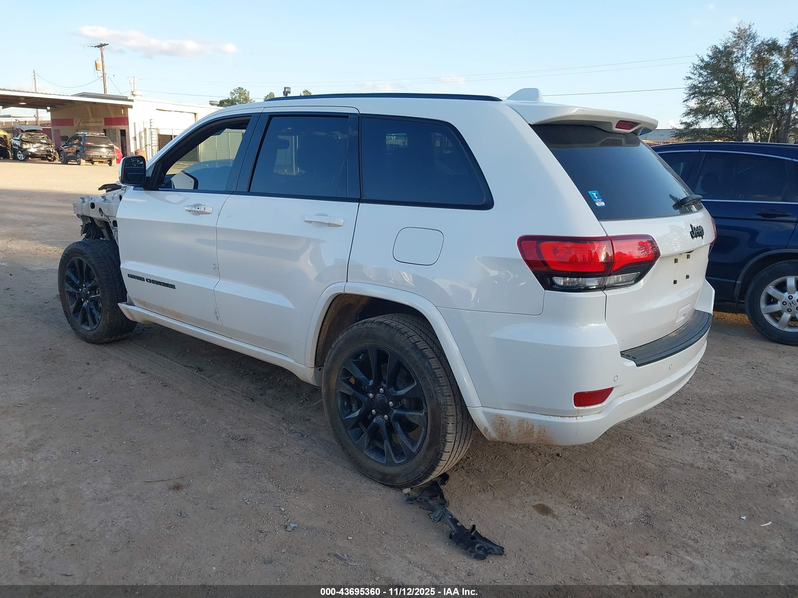 JEEP GRAND image 3