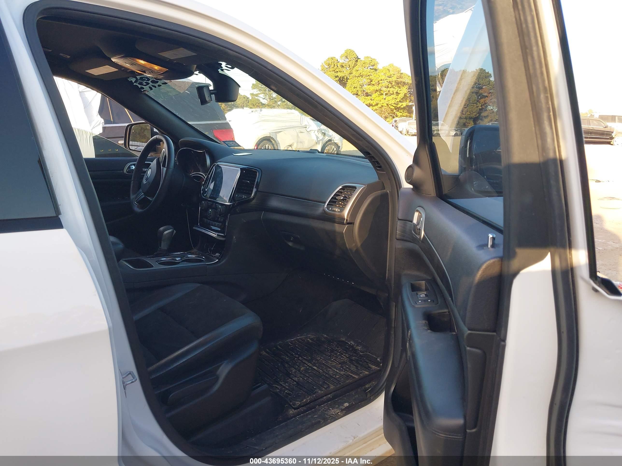 JEEP GRAND image 5