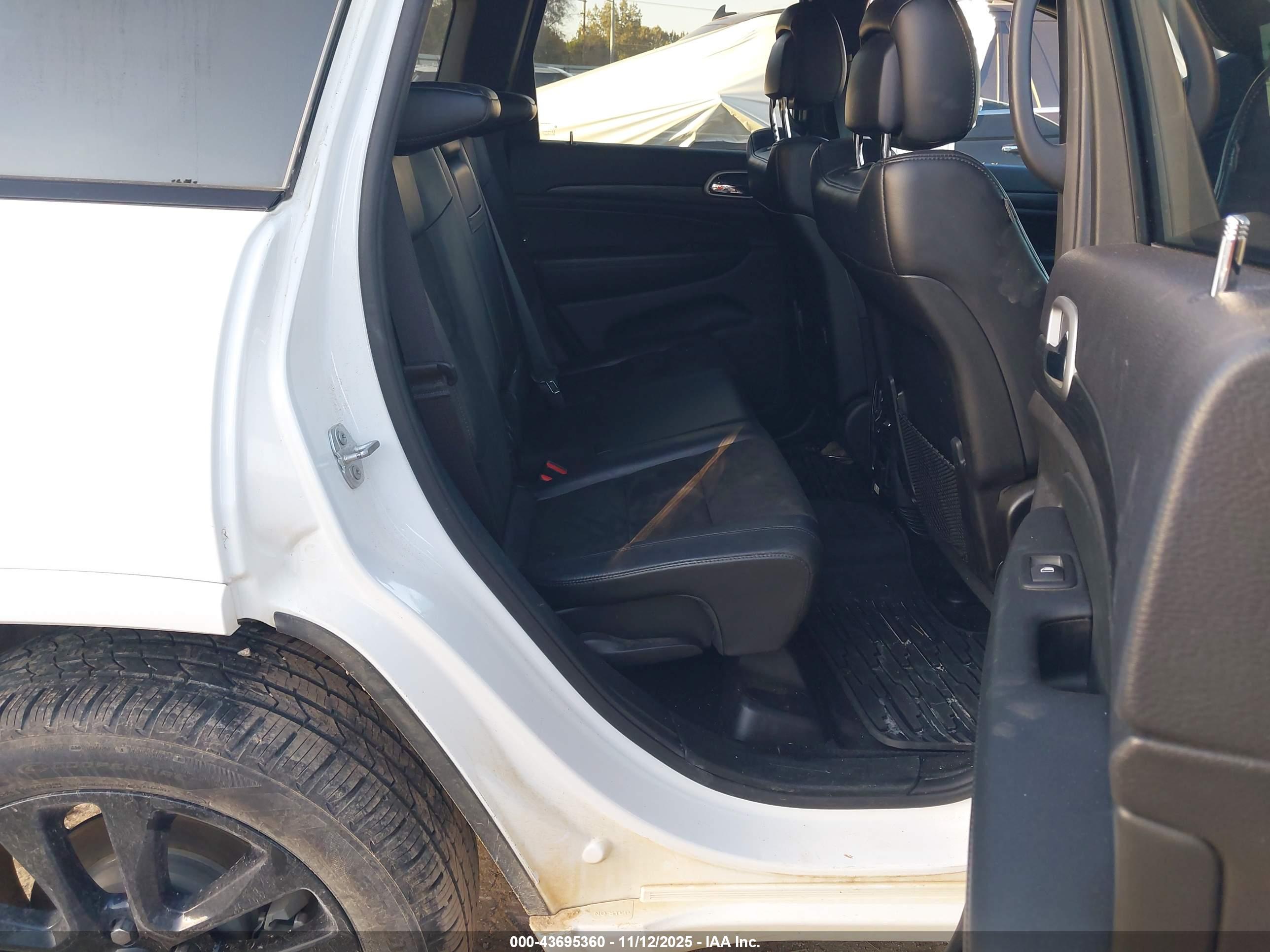 JEEP GRAND image 8
