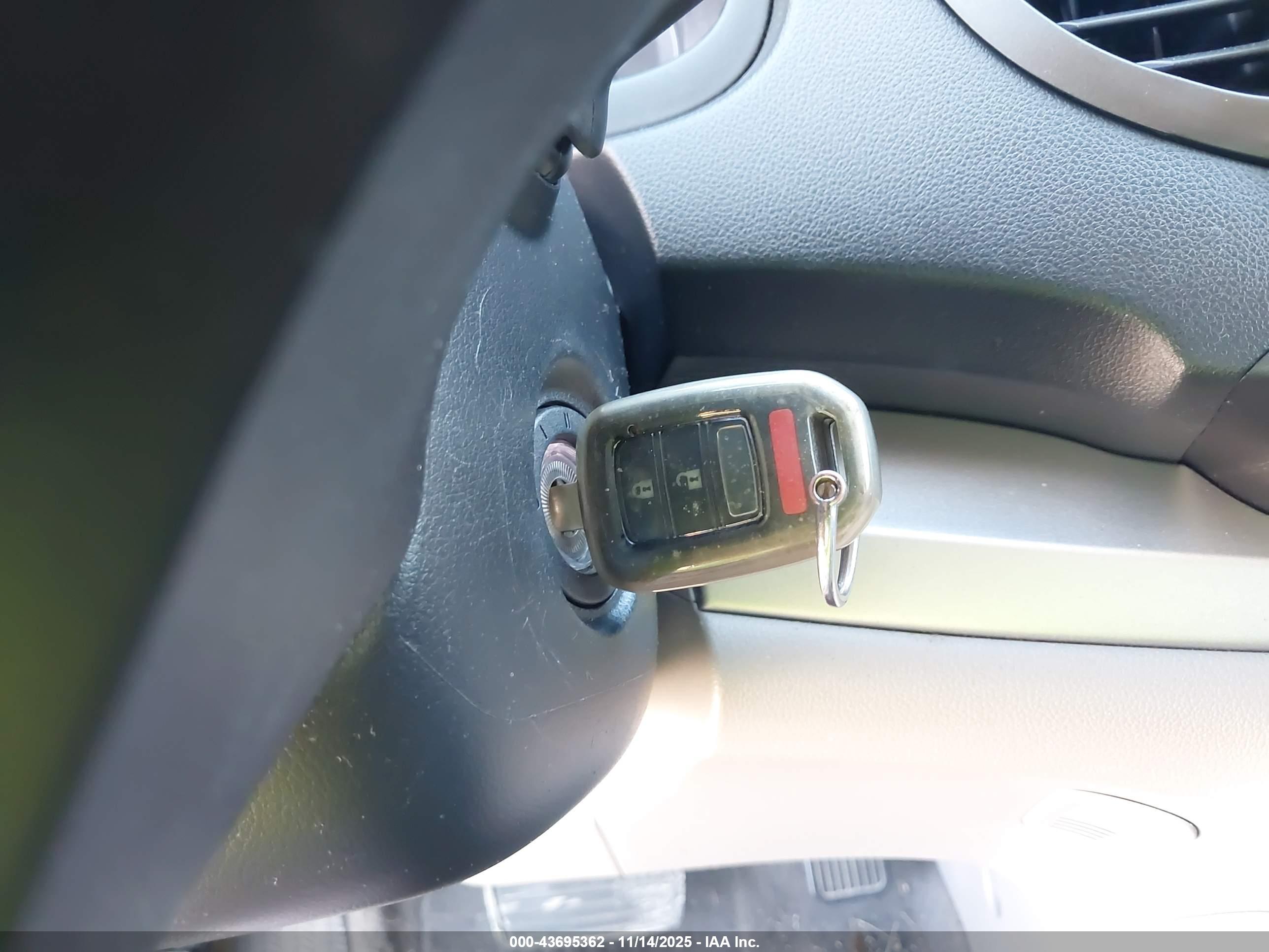 HONDA CR-V image 11