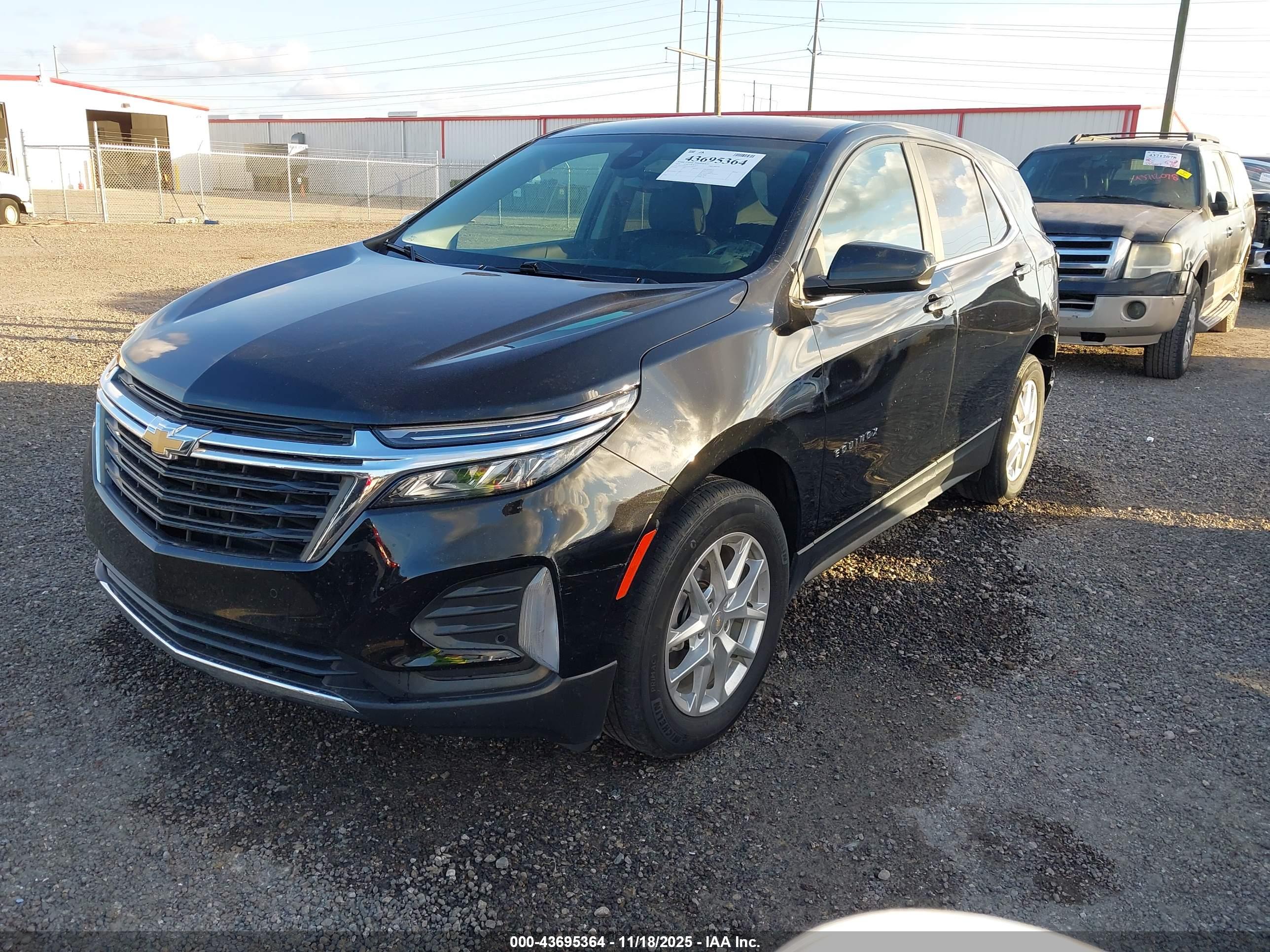 CHEVROLET EQUINOX image 2