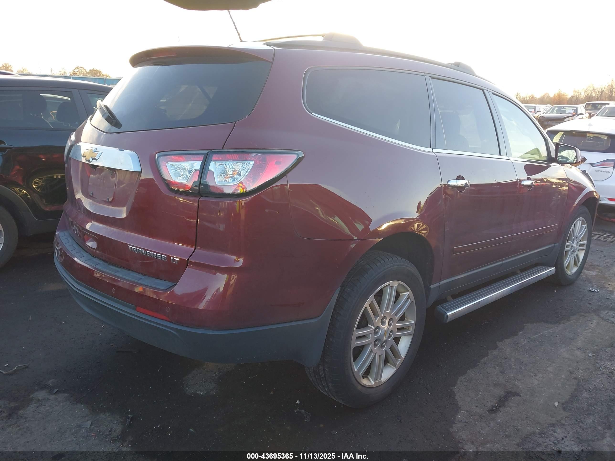 CHEVROLET TRAVERSE image 4