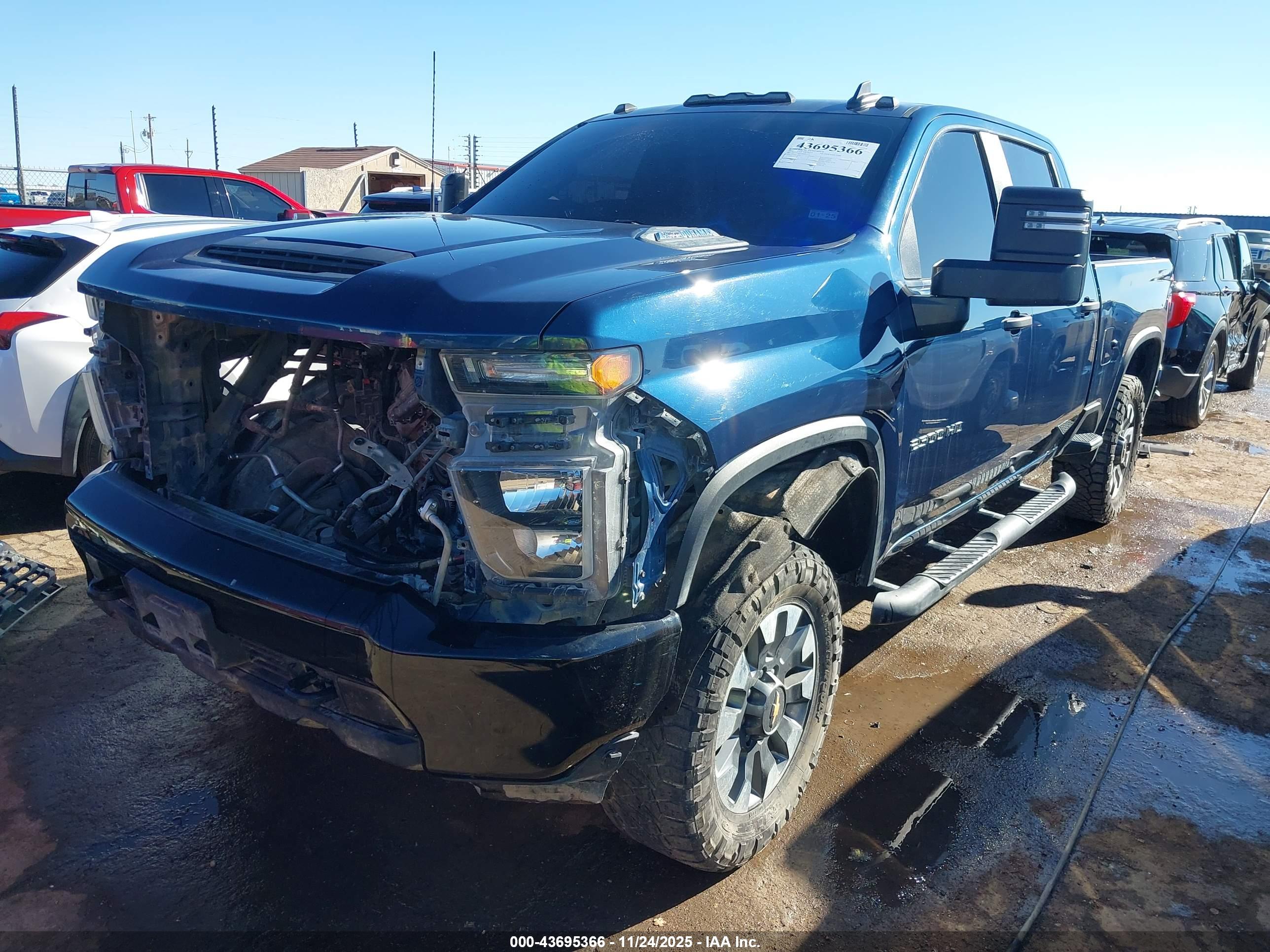 CHEVROLET SILVERADO image 2