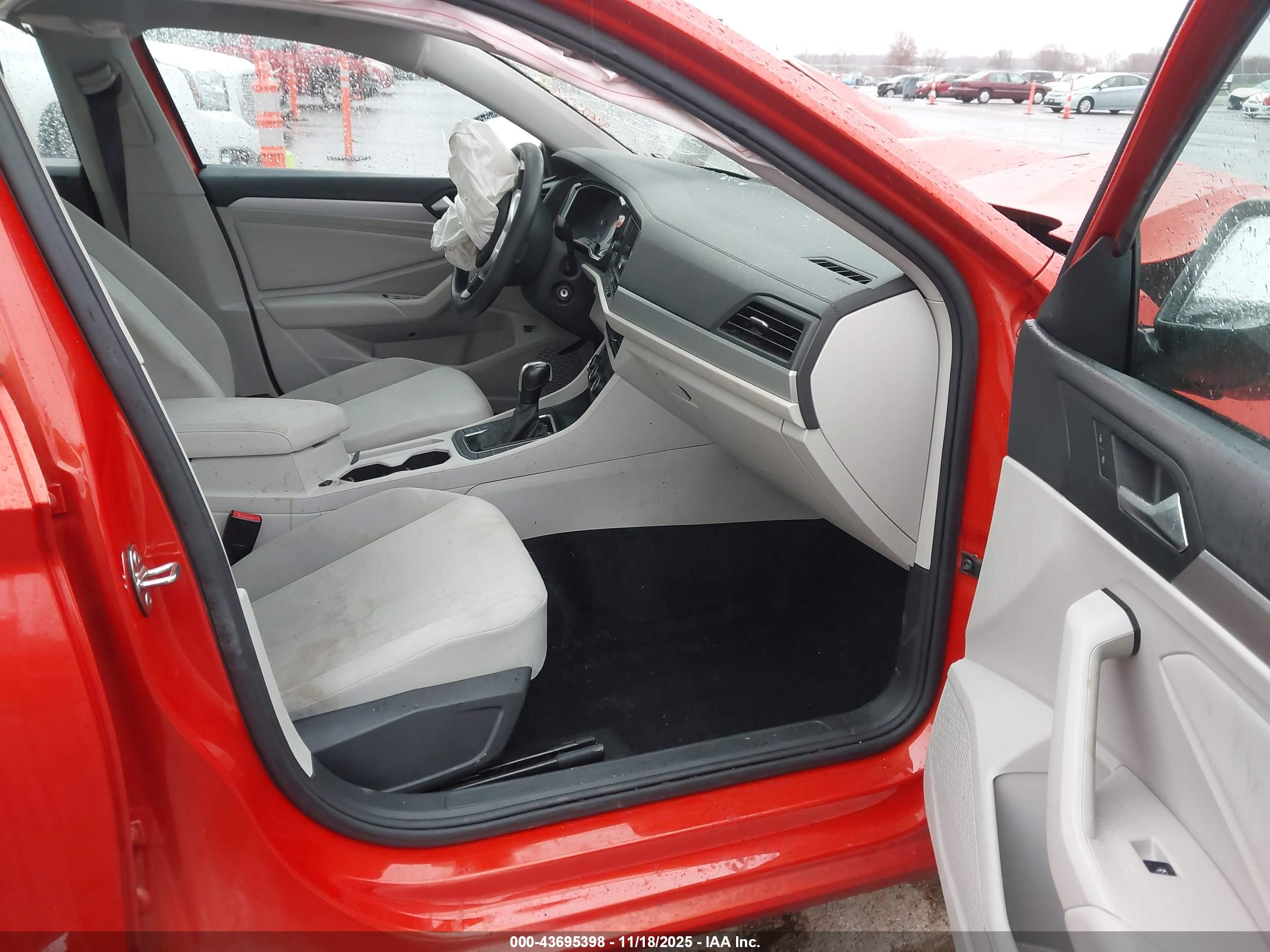 VOLKSWAGEN JETTA image 5