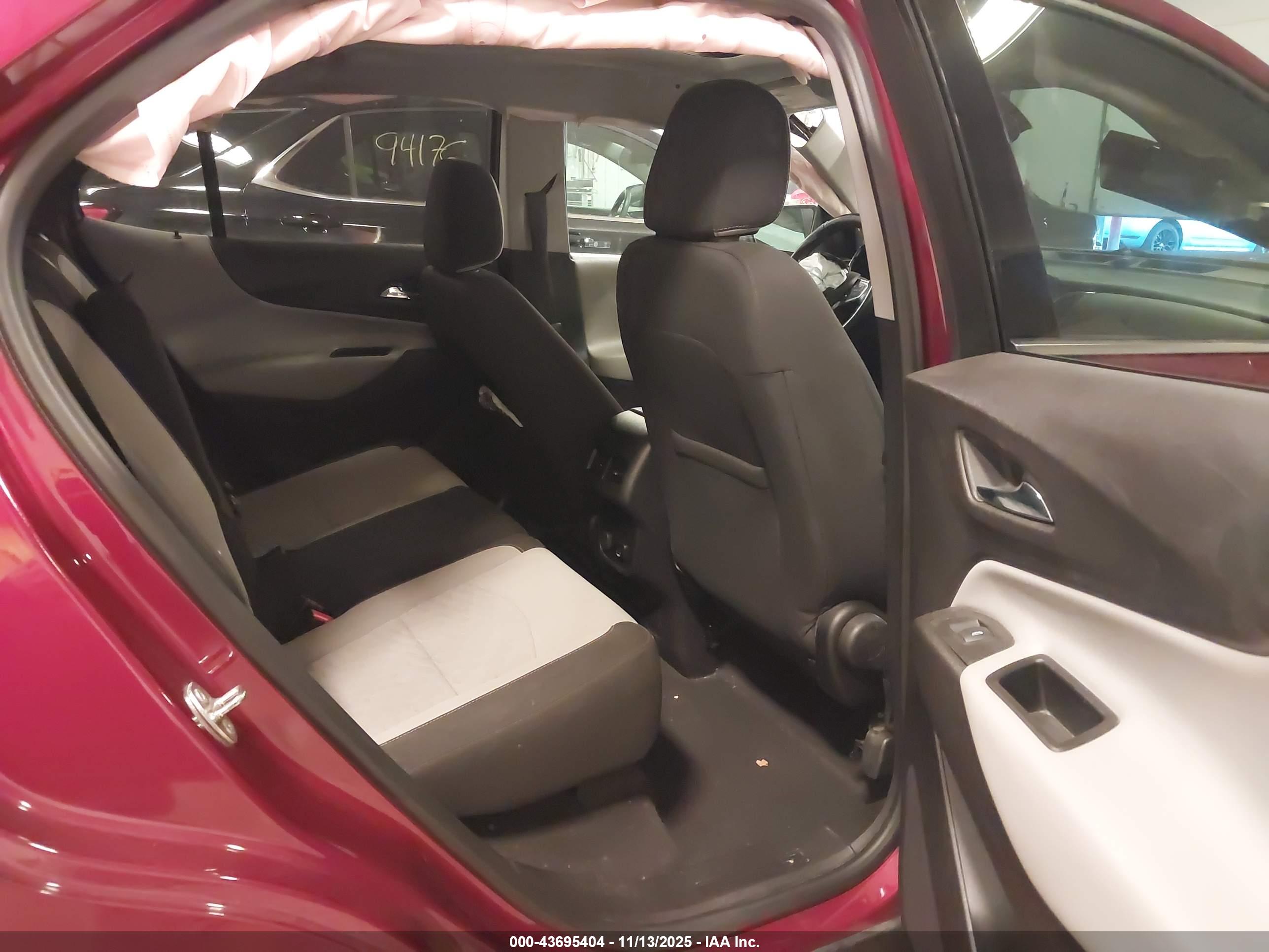 CHEVROLET EQUINOX image 8