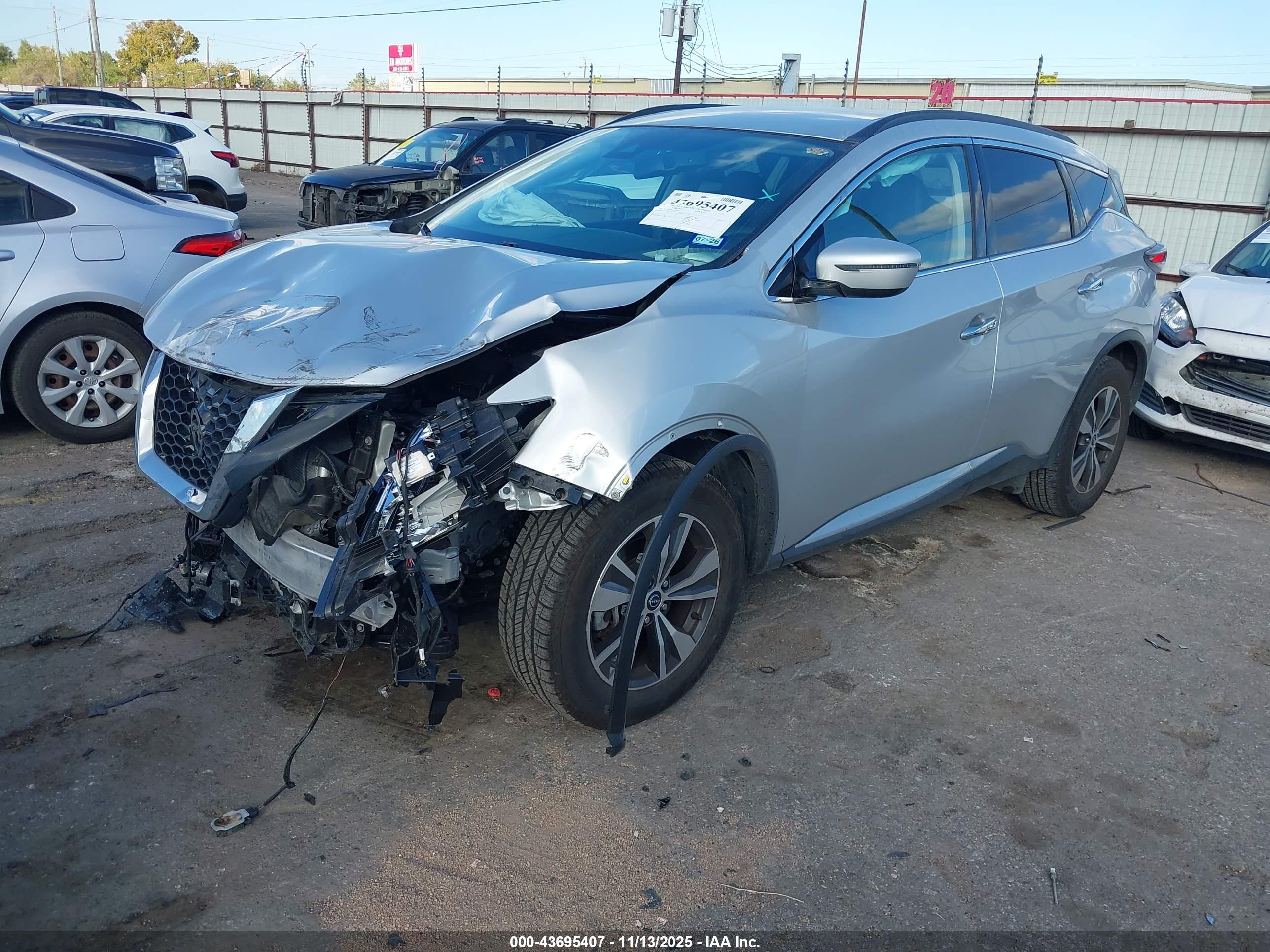 NISSAN MURANO image 2