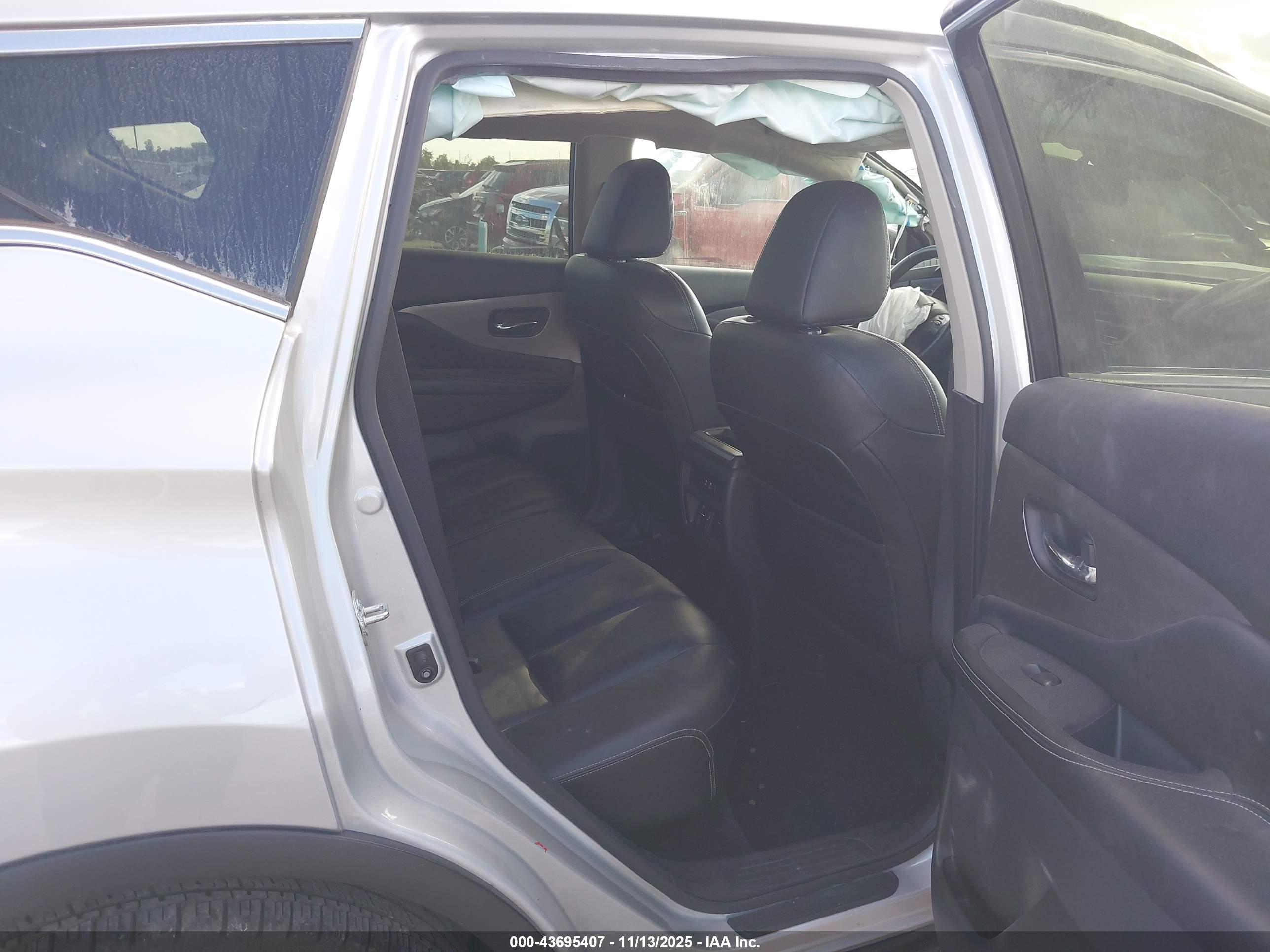 NISSAN MURANO image 8