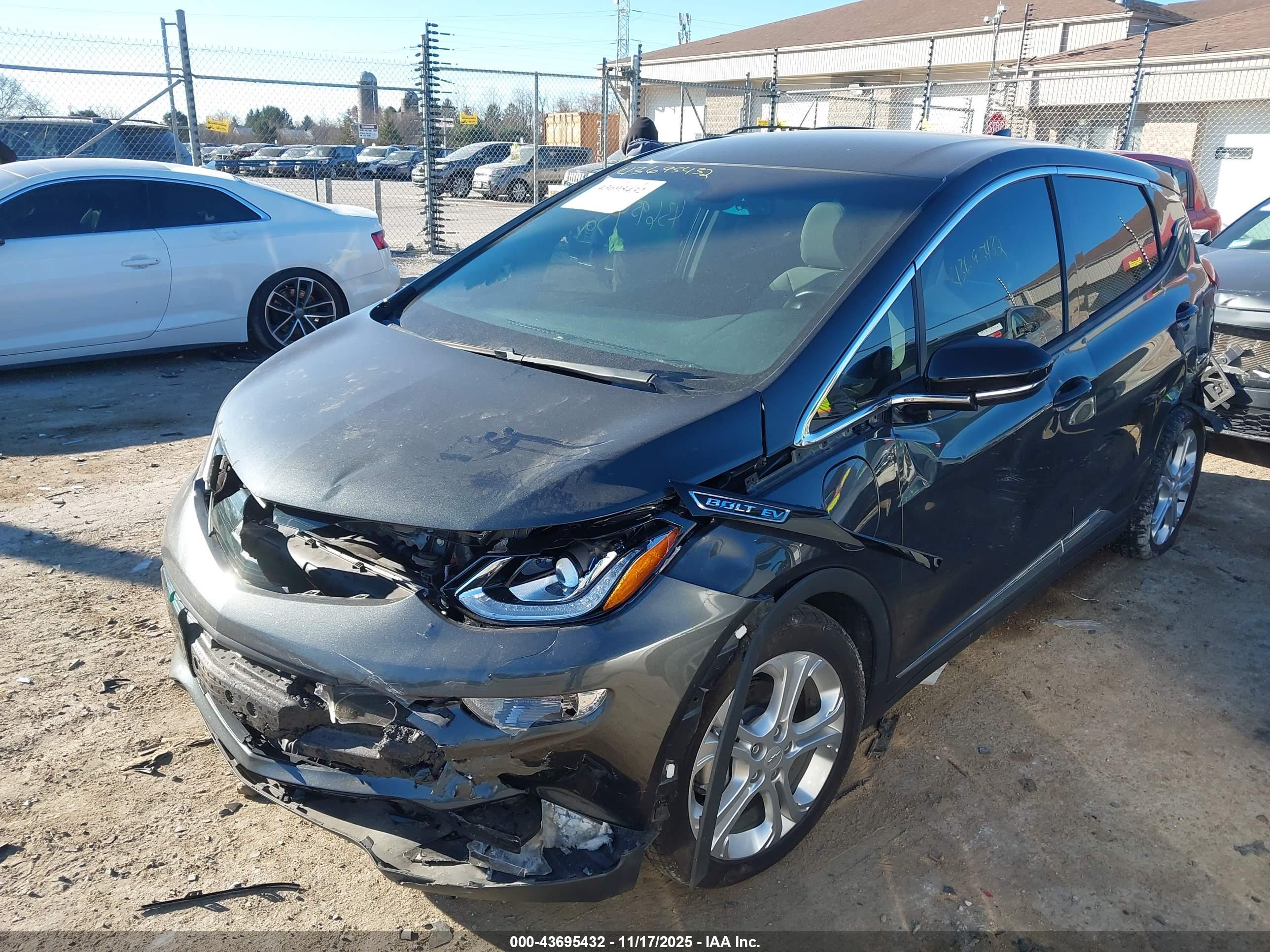 CHEVROLET BOLT image 2