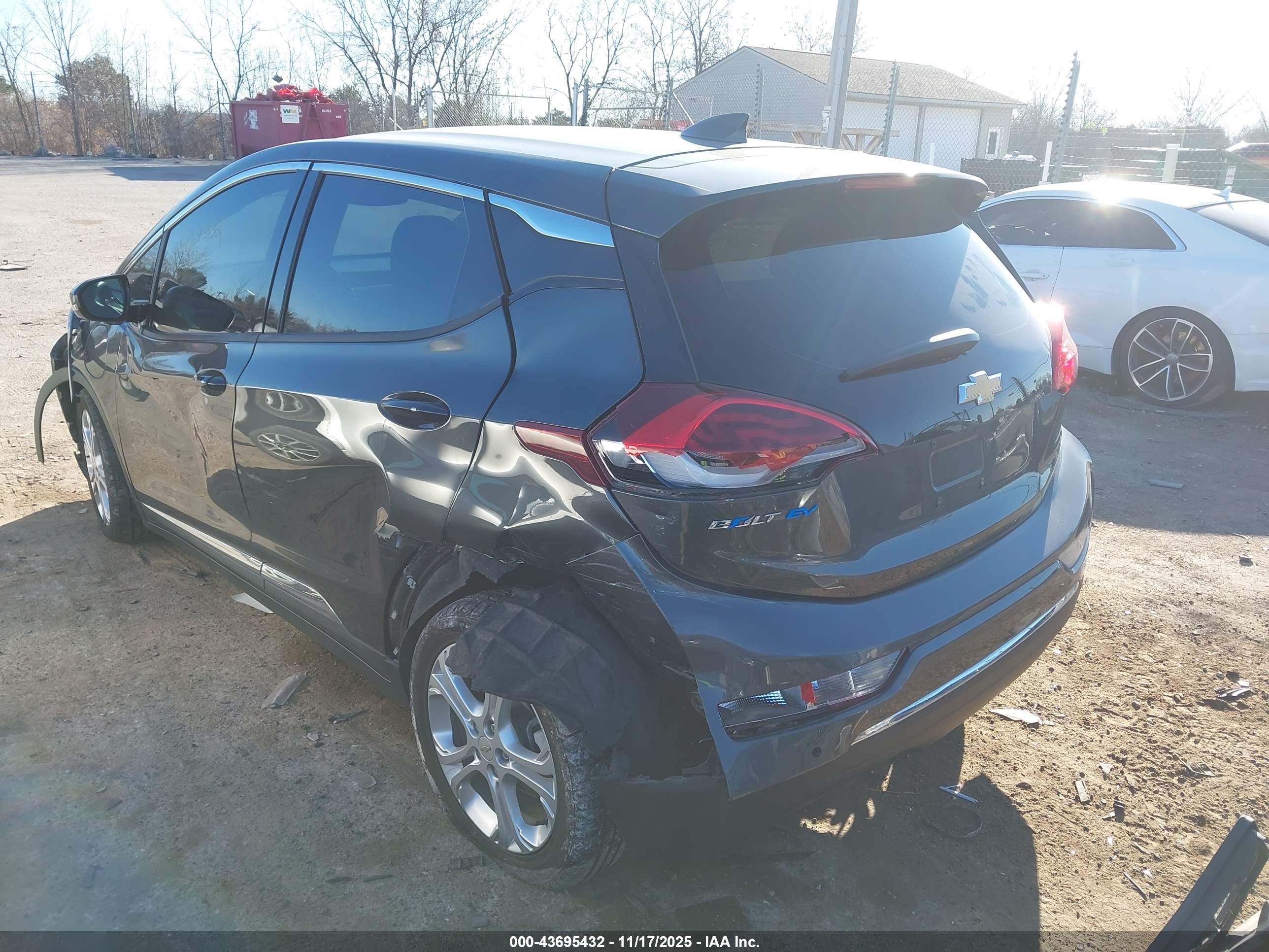 CHEVROLET BOLT image 3