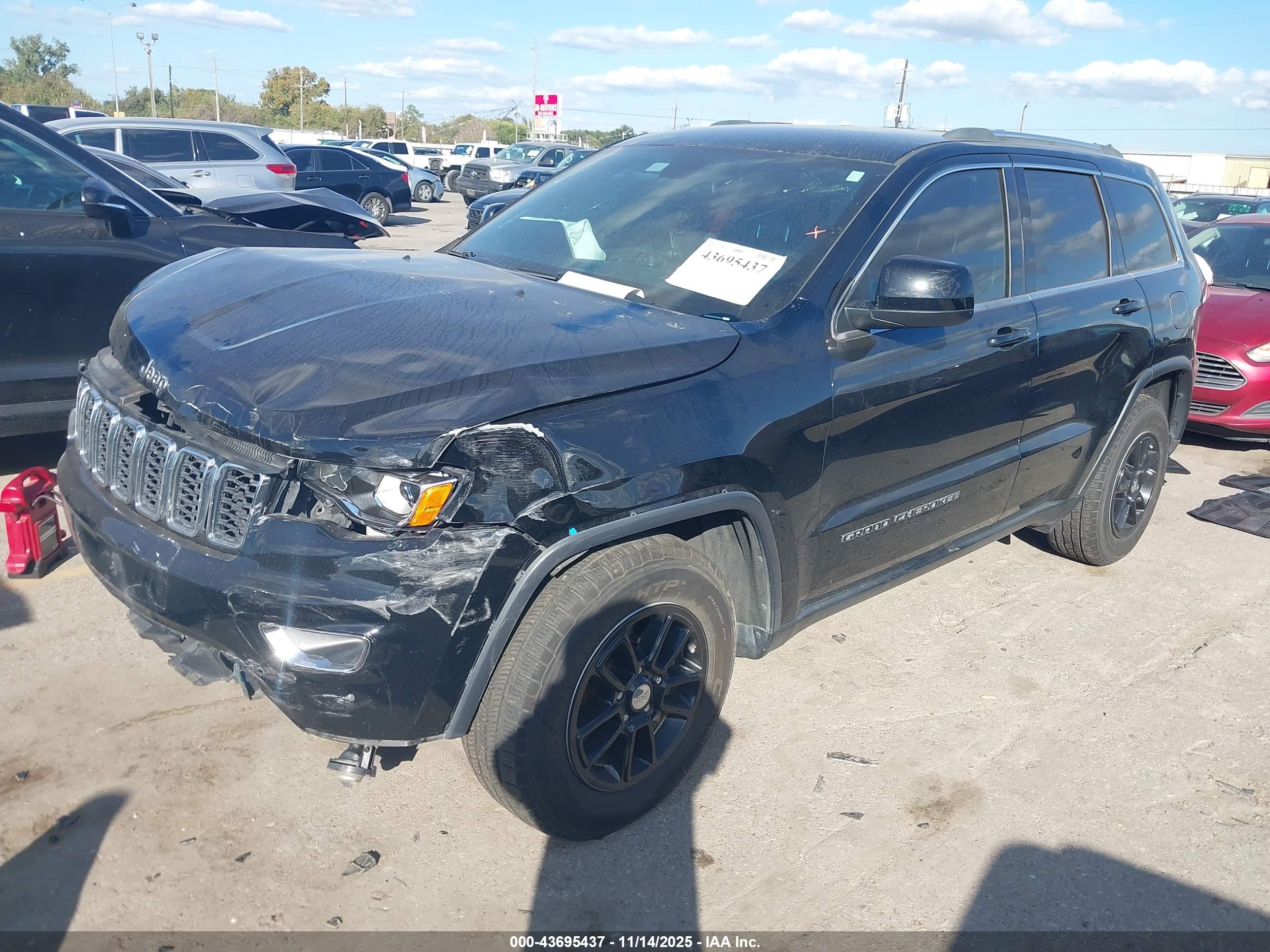 JEEP GRAND image 2