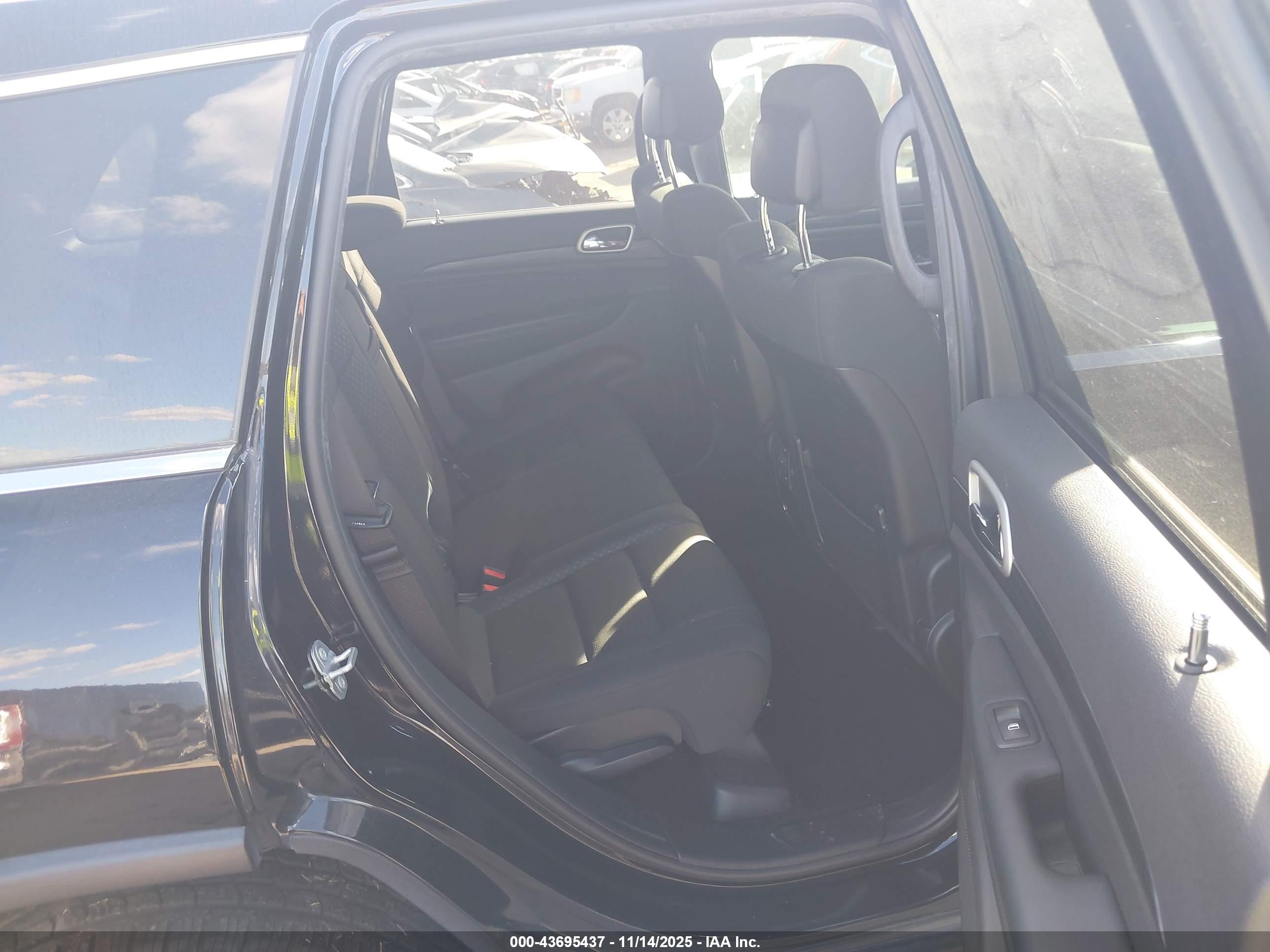 JEEP GRAND image 8