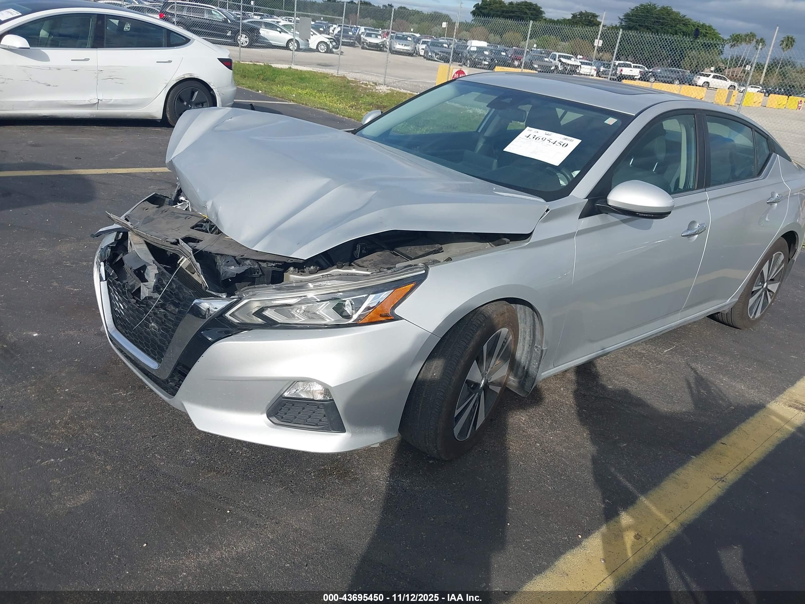 NISSAN ALTIMA image 2