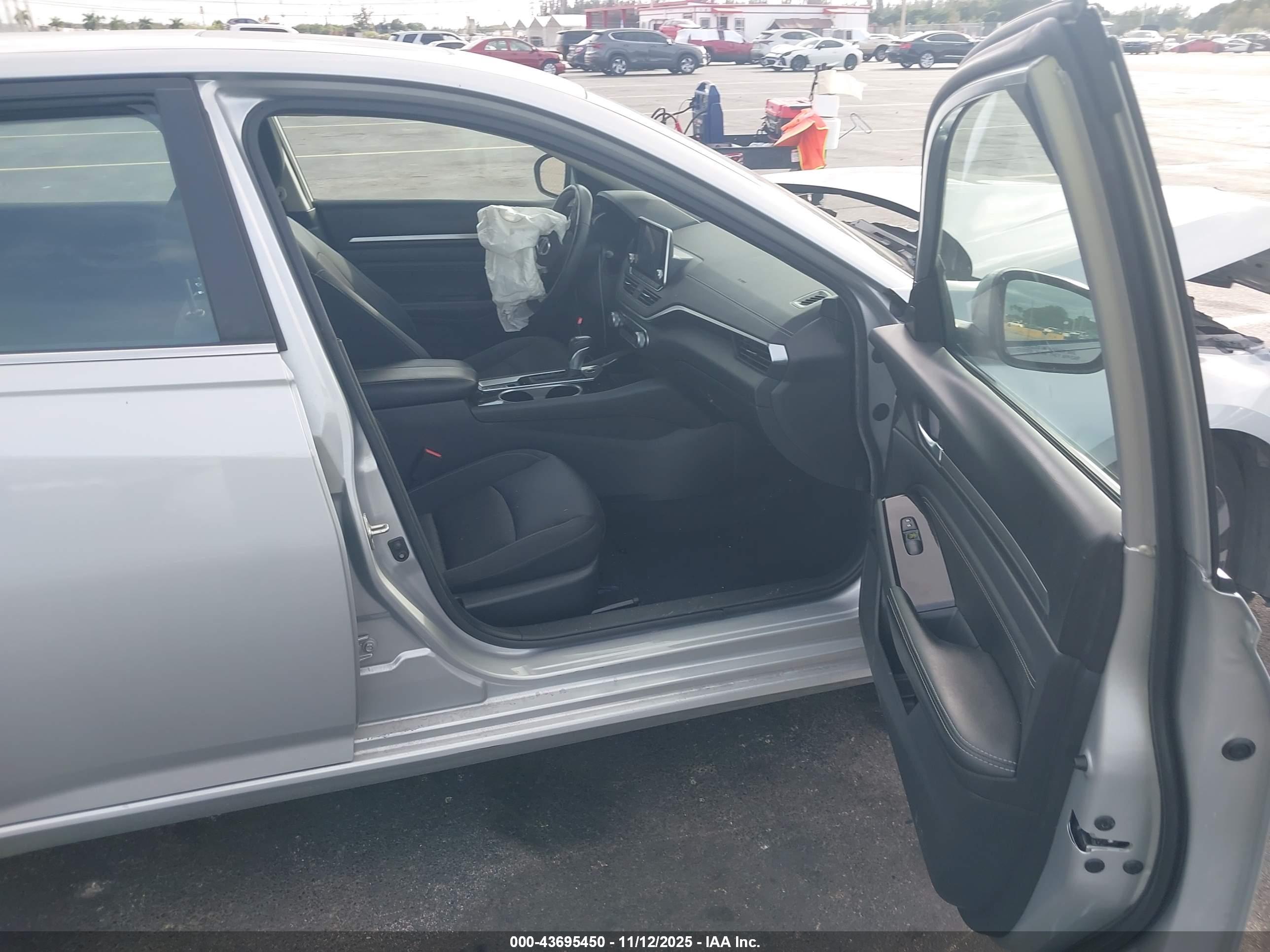 NISSAN ALTIMA image 5