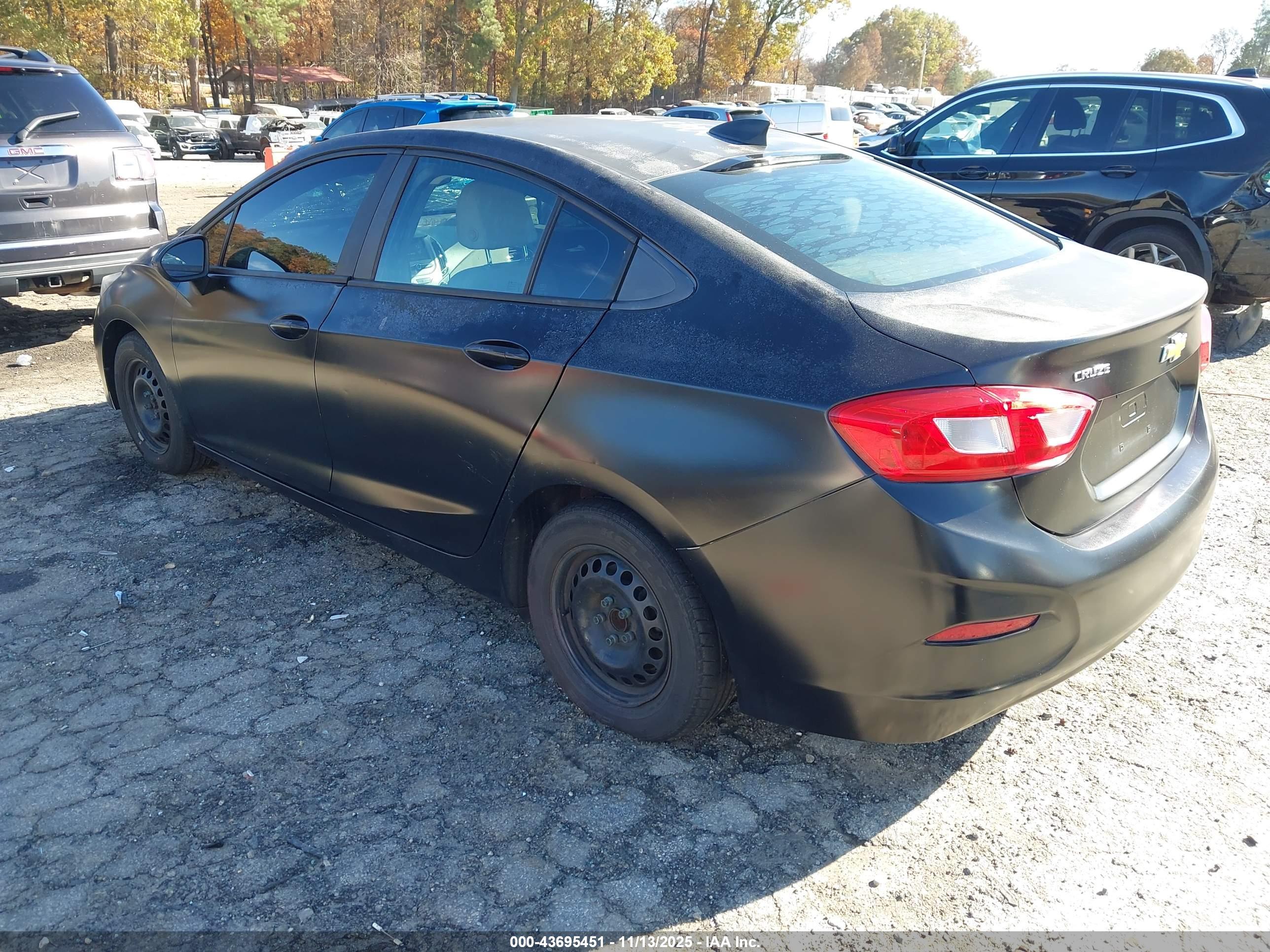 CHEVROLET CRUZE image 3