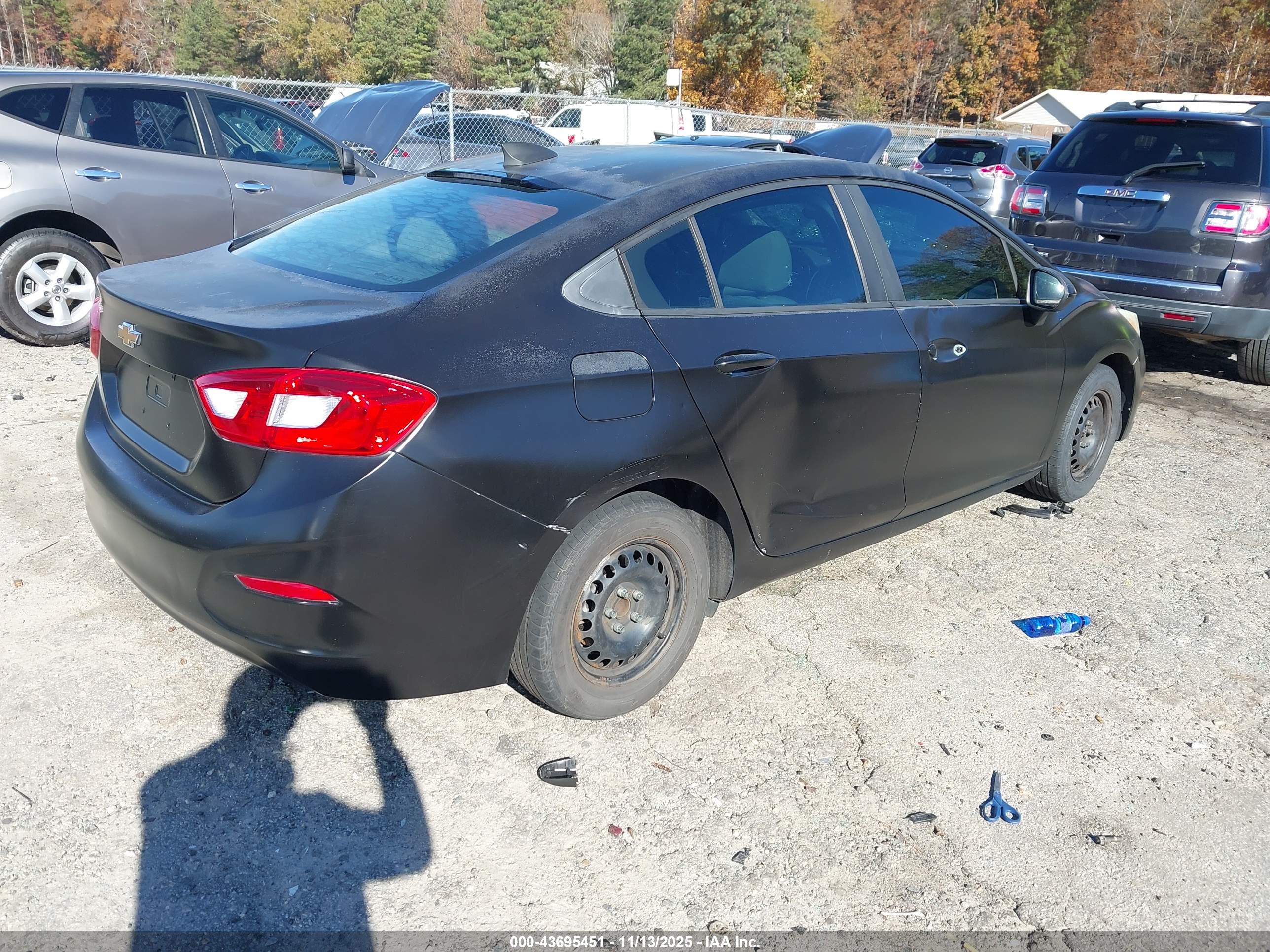 CHEVROLET CRUZE image 4