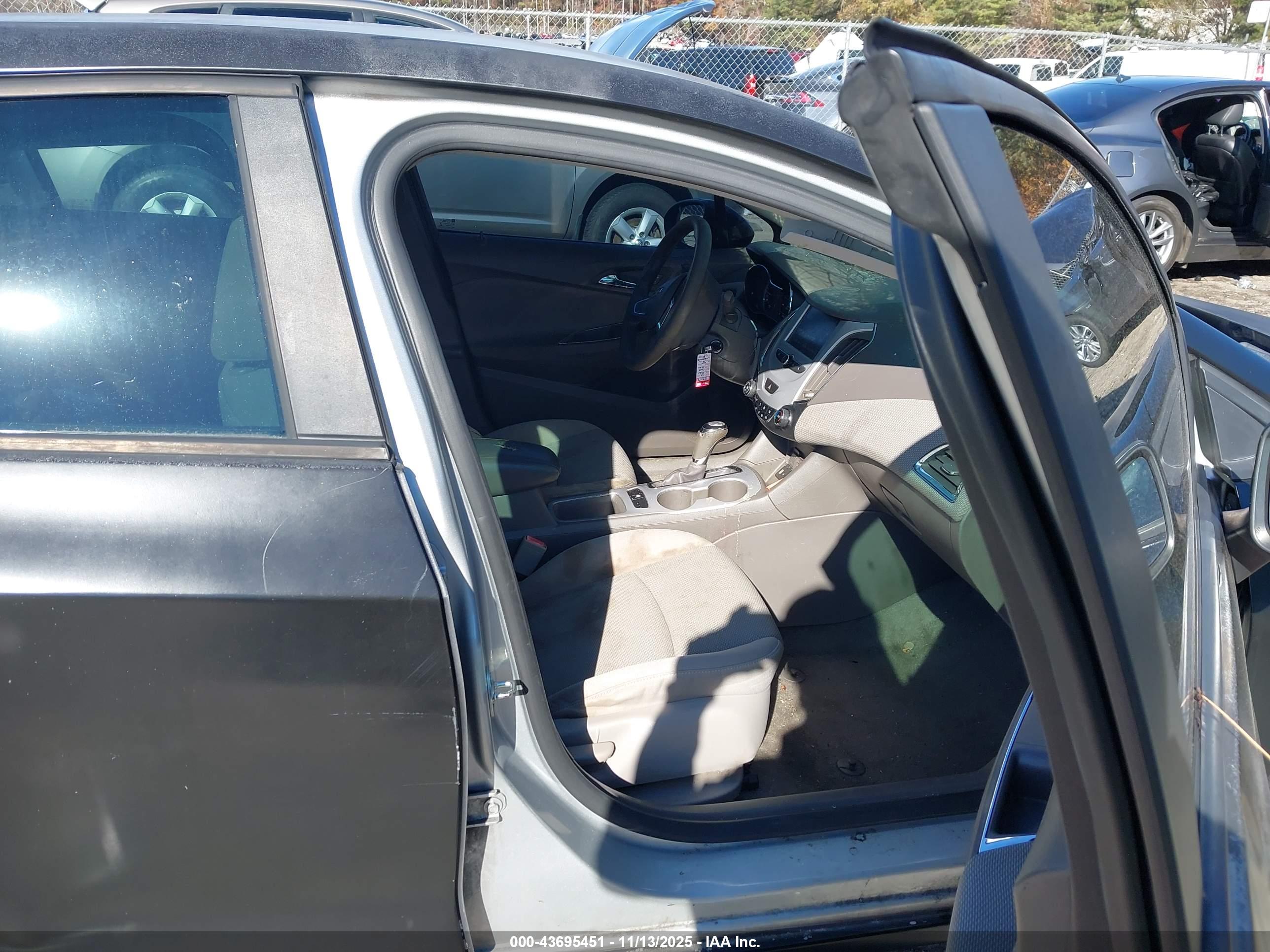 CHEVROLET CRUZE image 5
