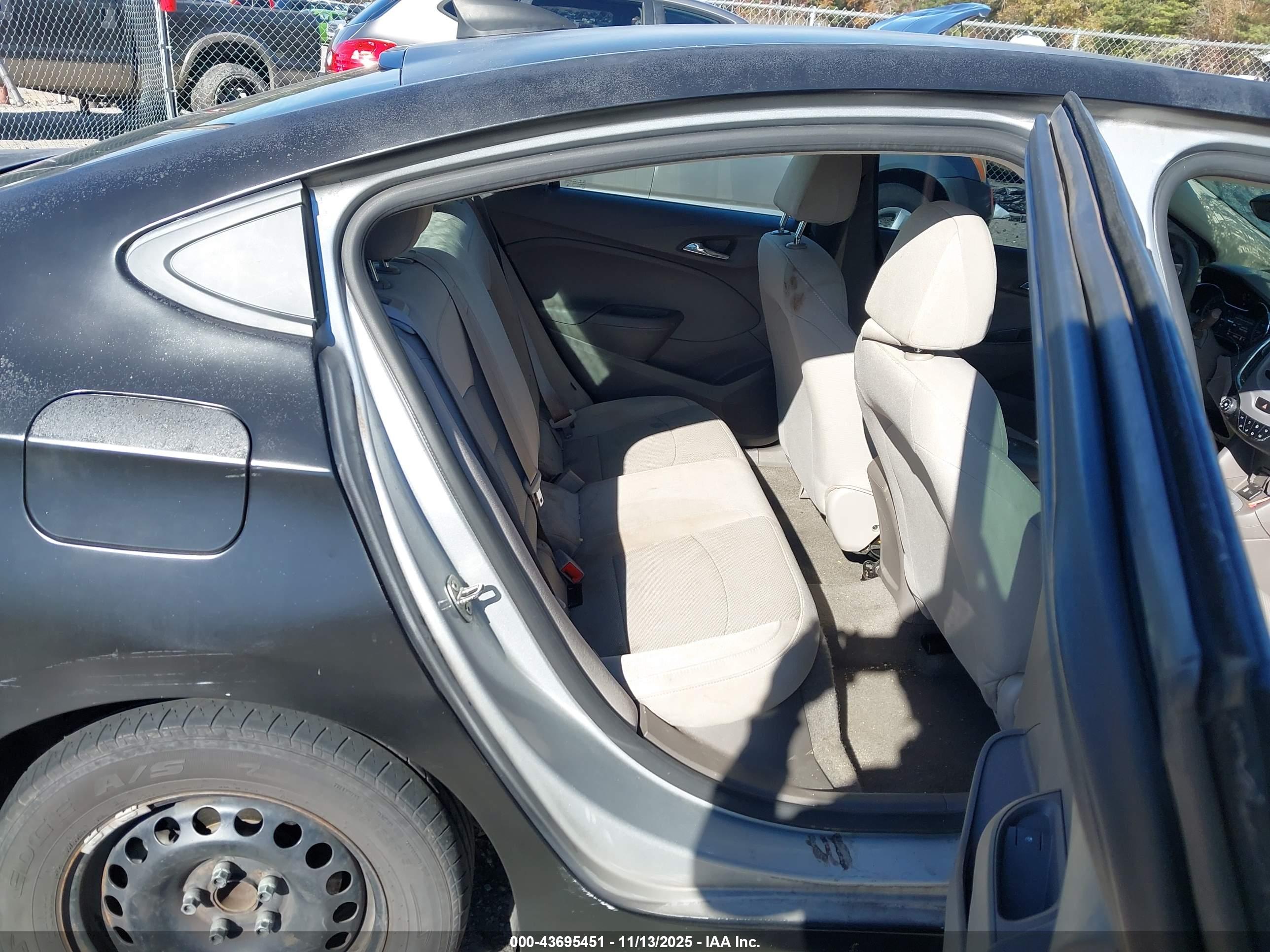 CHEVROLET CRUZE image 8