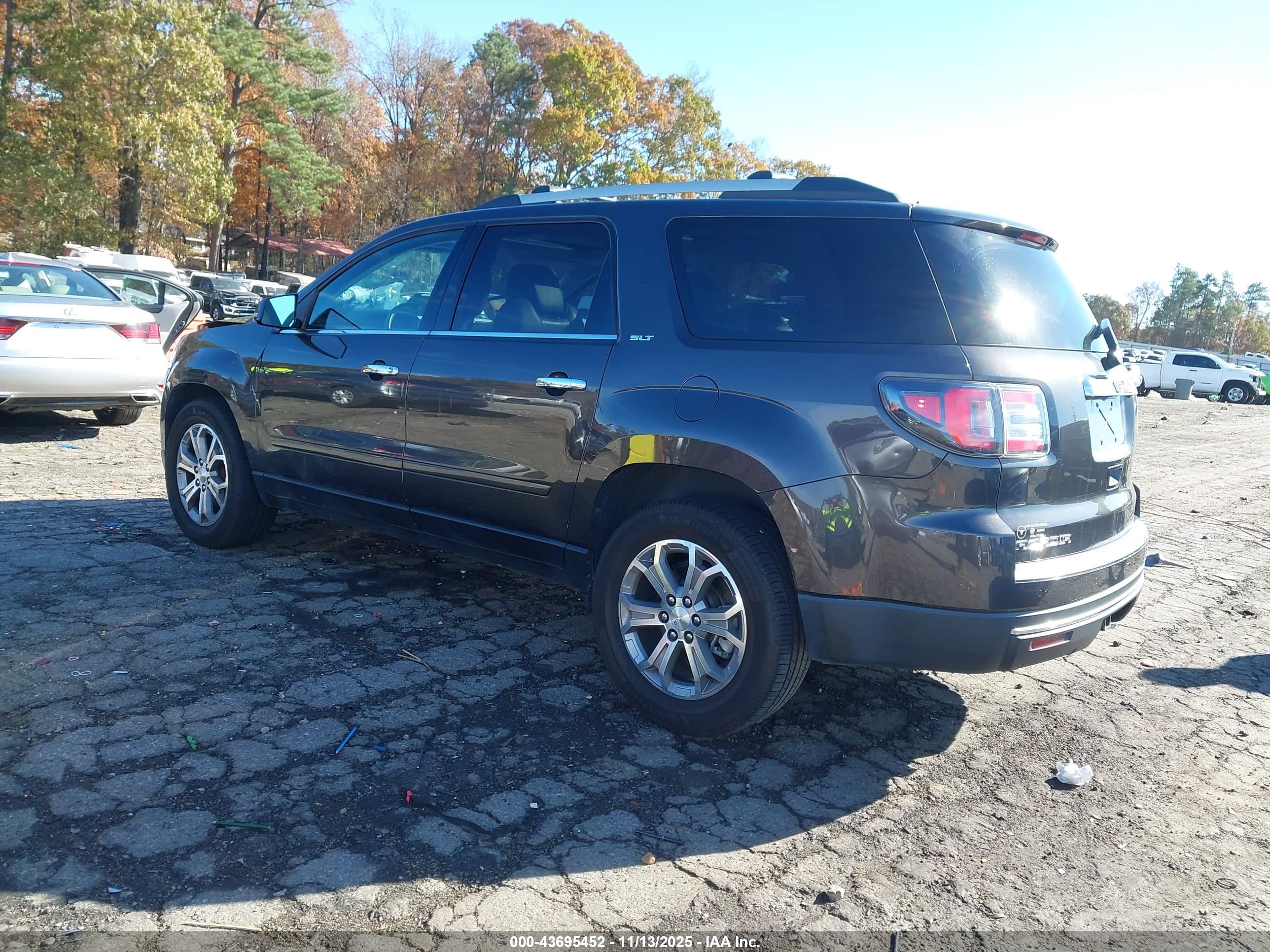 GMC ACADIA image 3